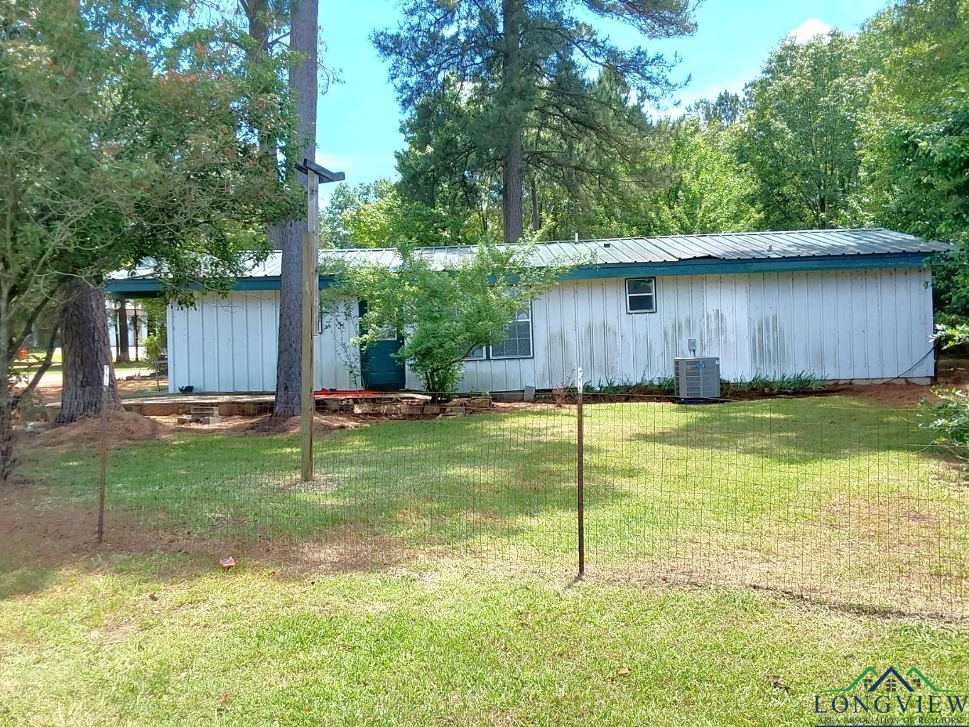 296 Crestwood, Avinger, Texas image 20