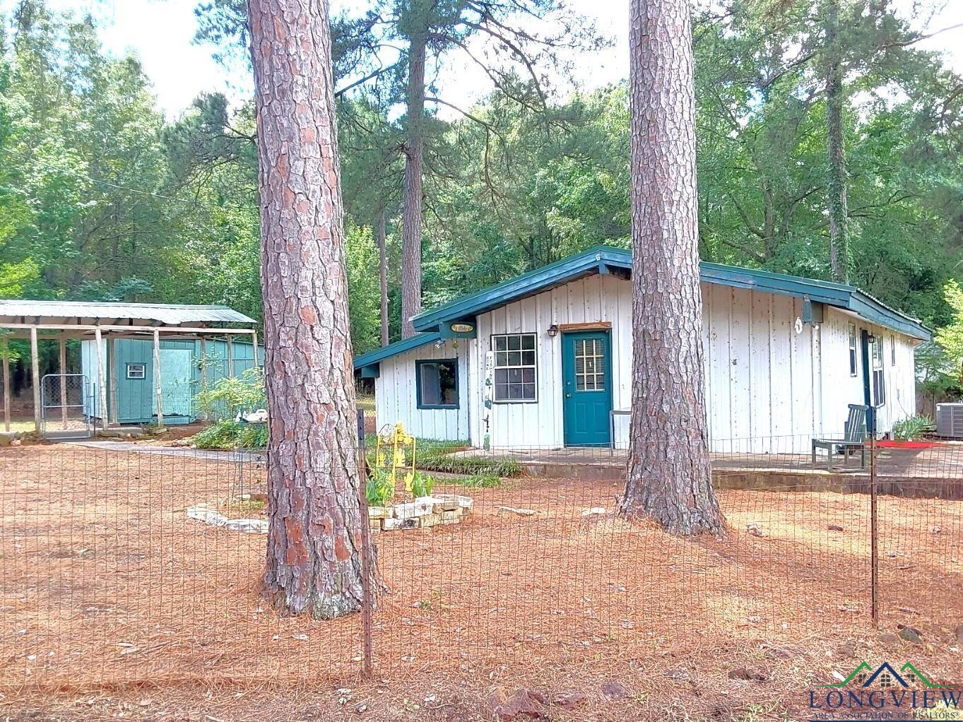 296 Crestwood, Avinger, Texas image 2