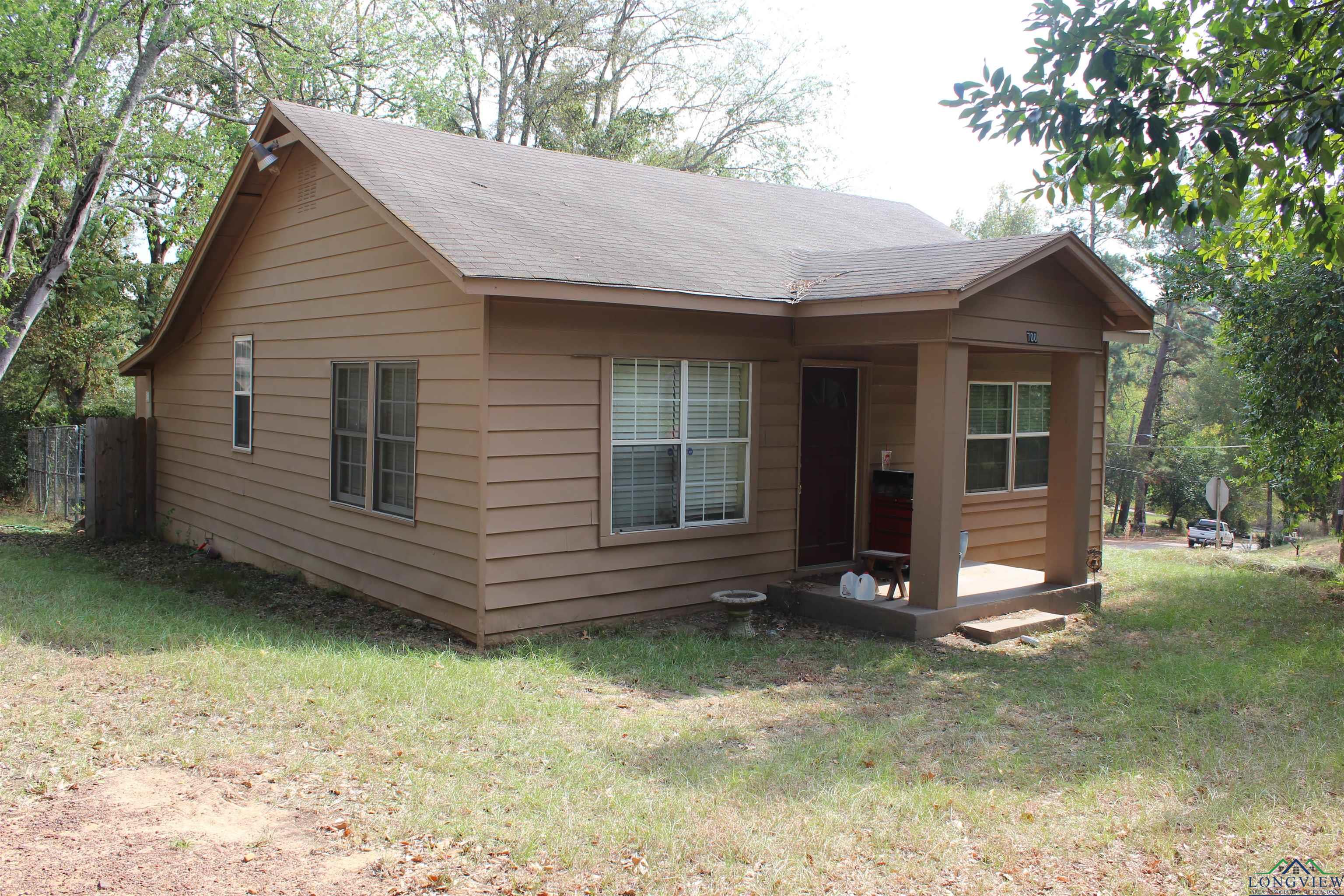 700 Wood Street Wood St, Gladewater, Texas image 1