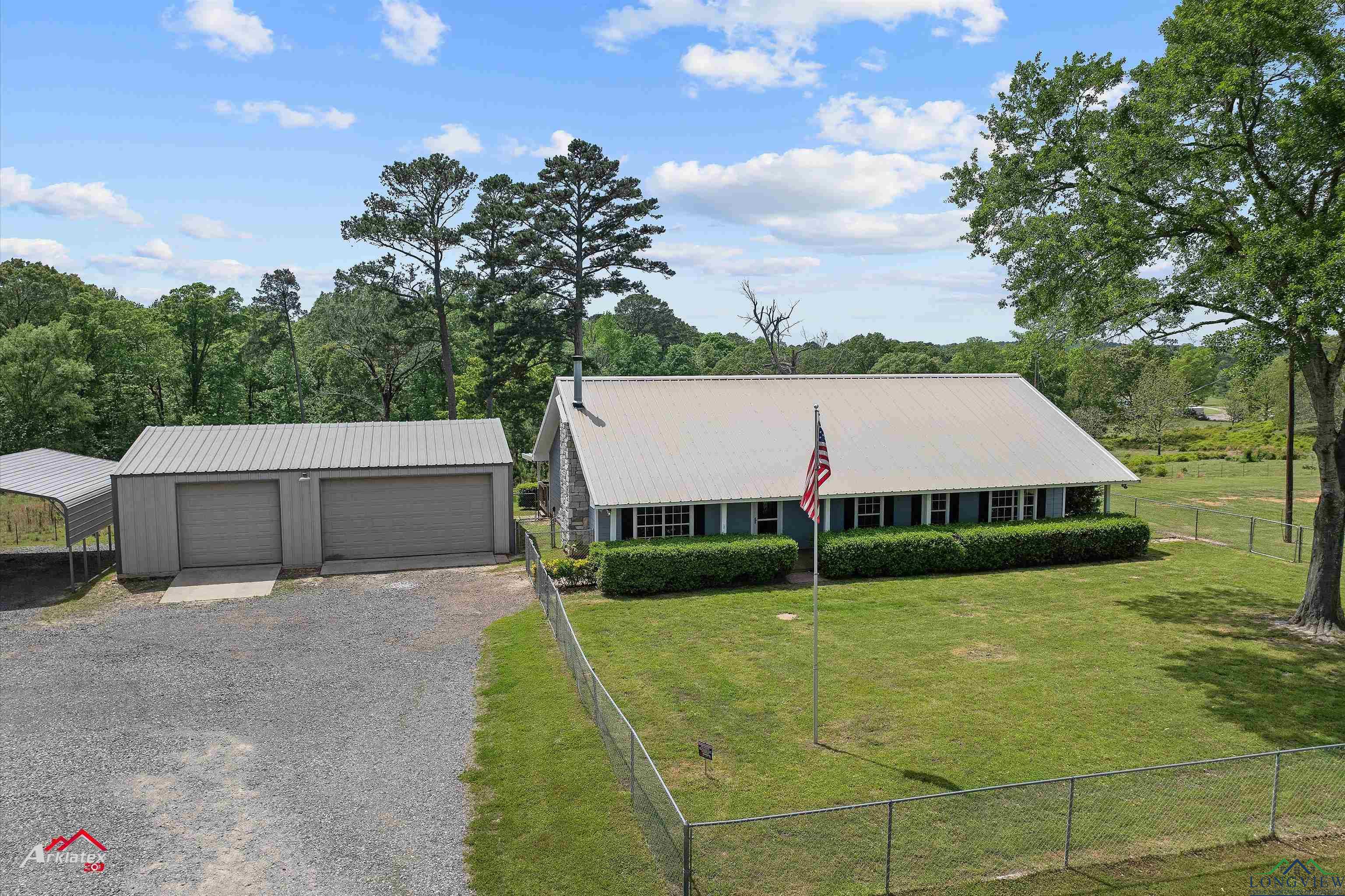 1734 Cr 186 E, Kilgore, Texas image 1