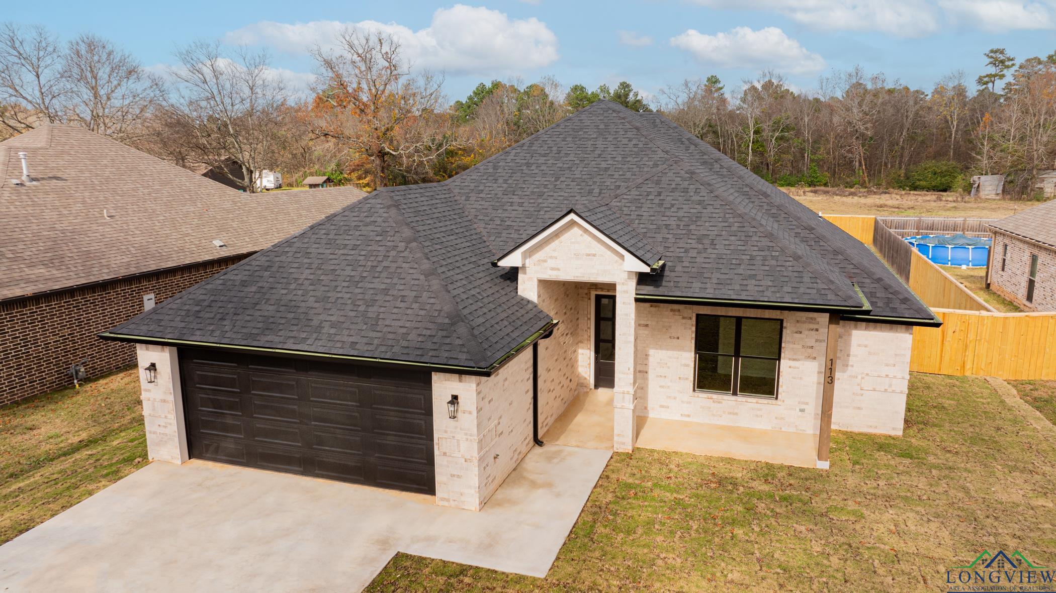 113 Cates Lane, White Oak, Texas image 2