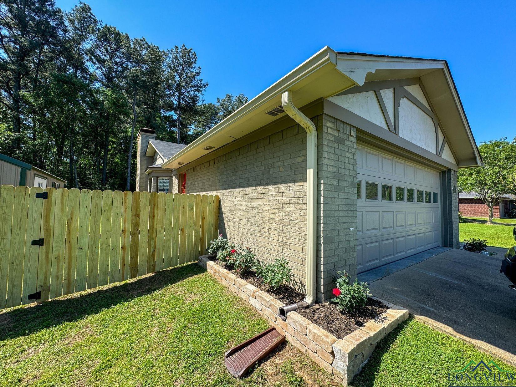 903 N Cypress Street, Carthage, Texas image 45