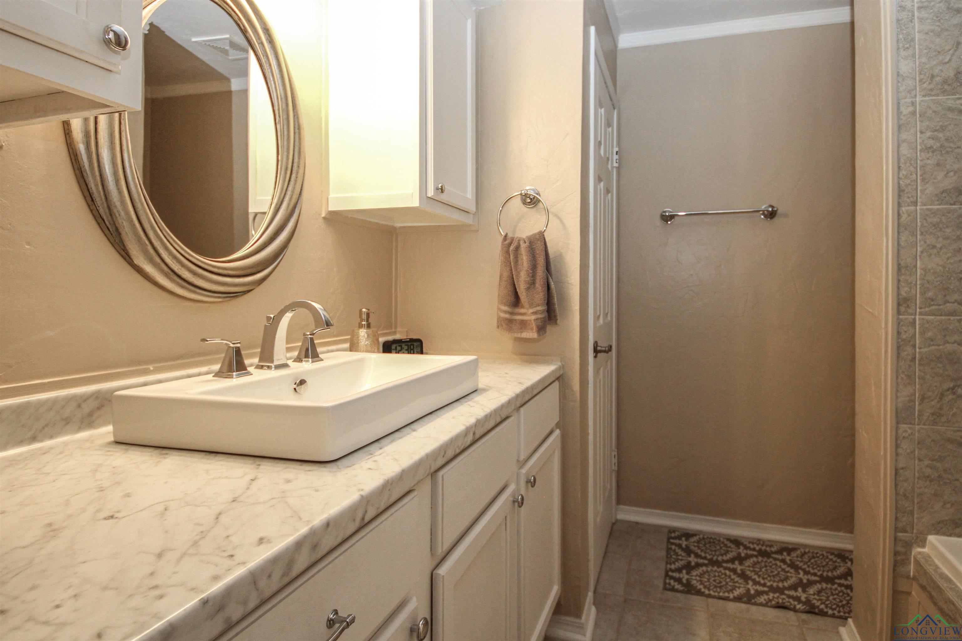 6034 E Noonday Rd, Hallsville, Texas image 19