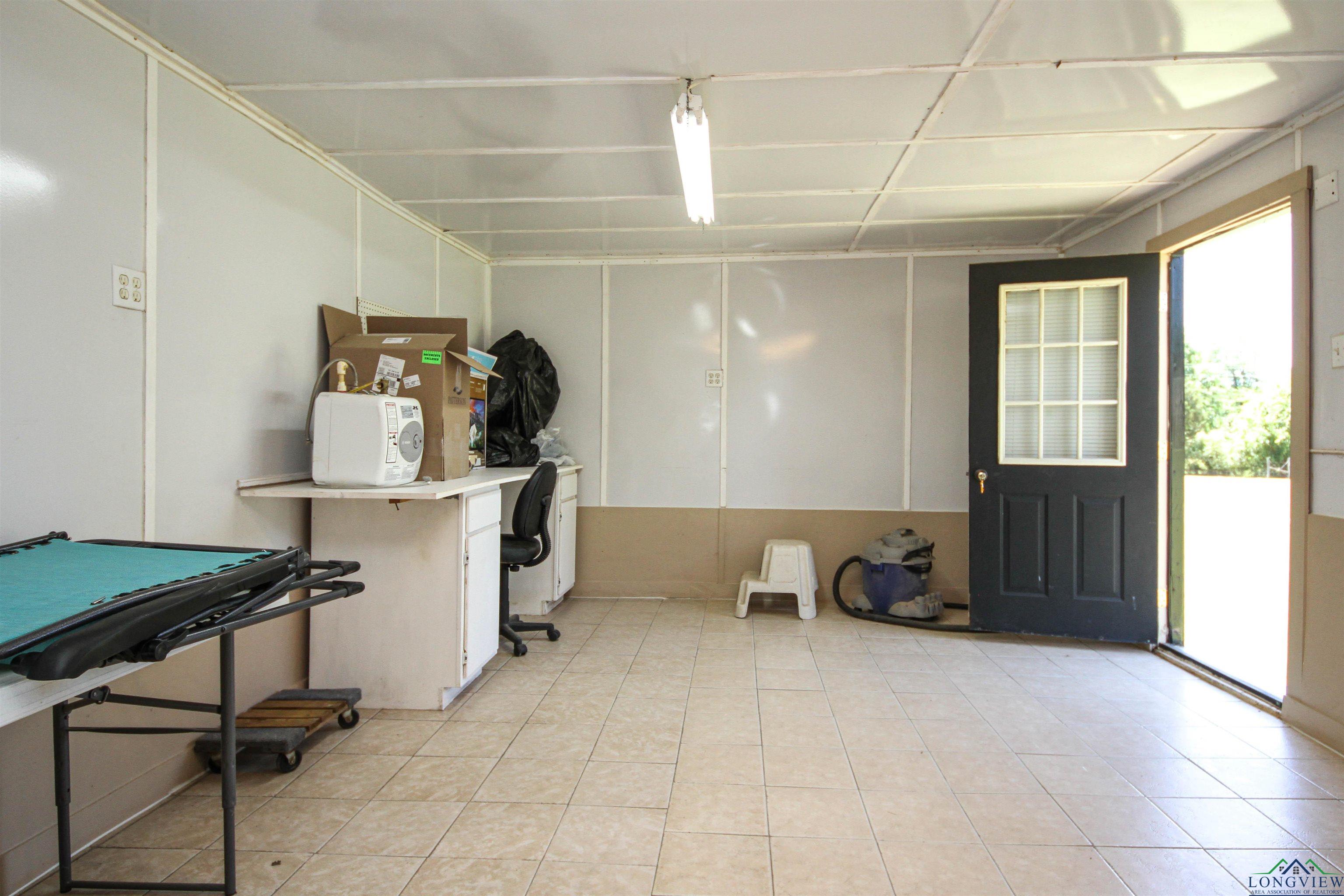 6034 E Noonday Rd, Hallsville, Texas image 32