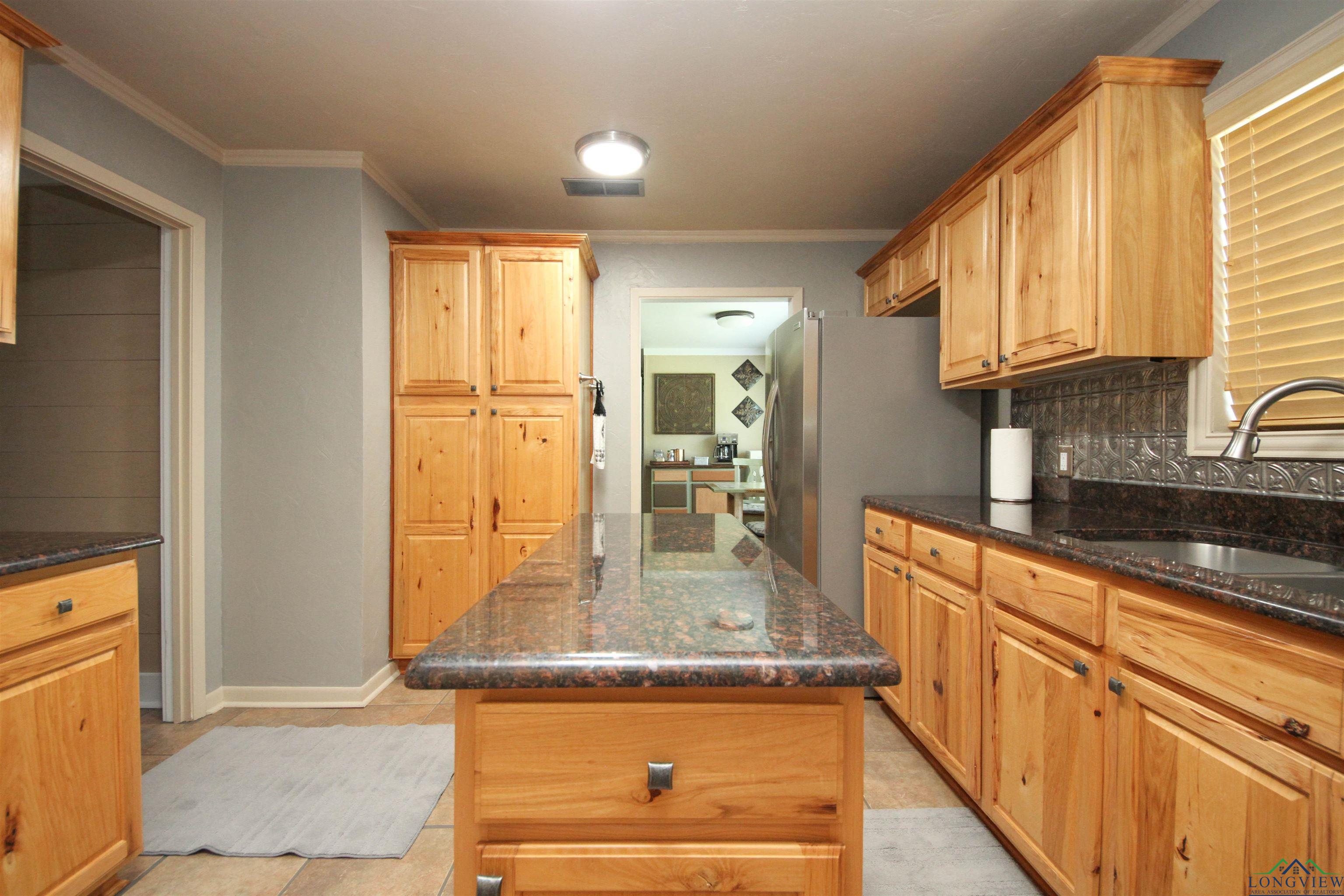 6034 E Noonday Rd, Hallsville, Texas image 7