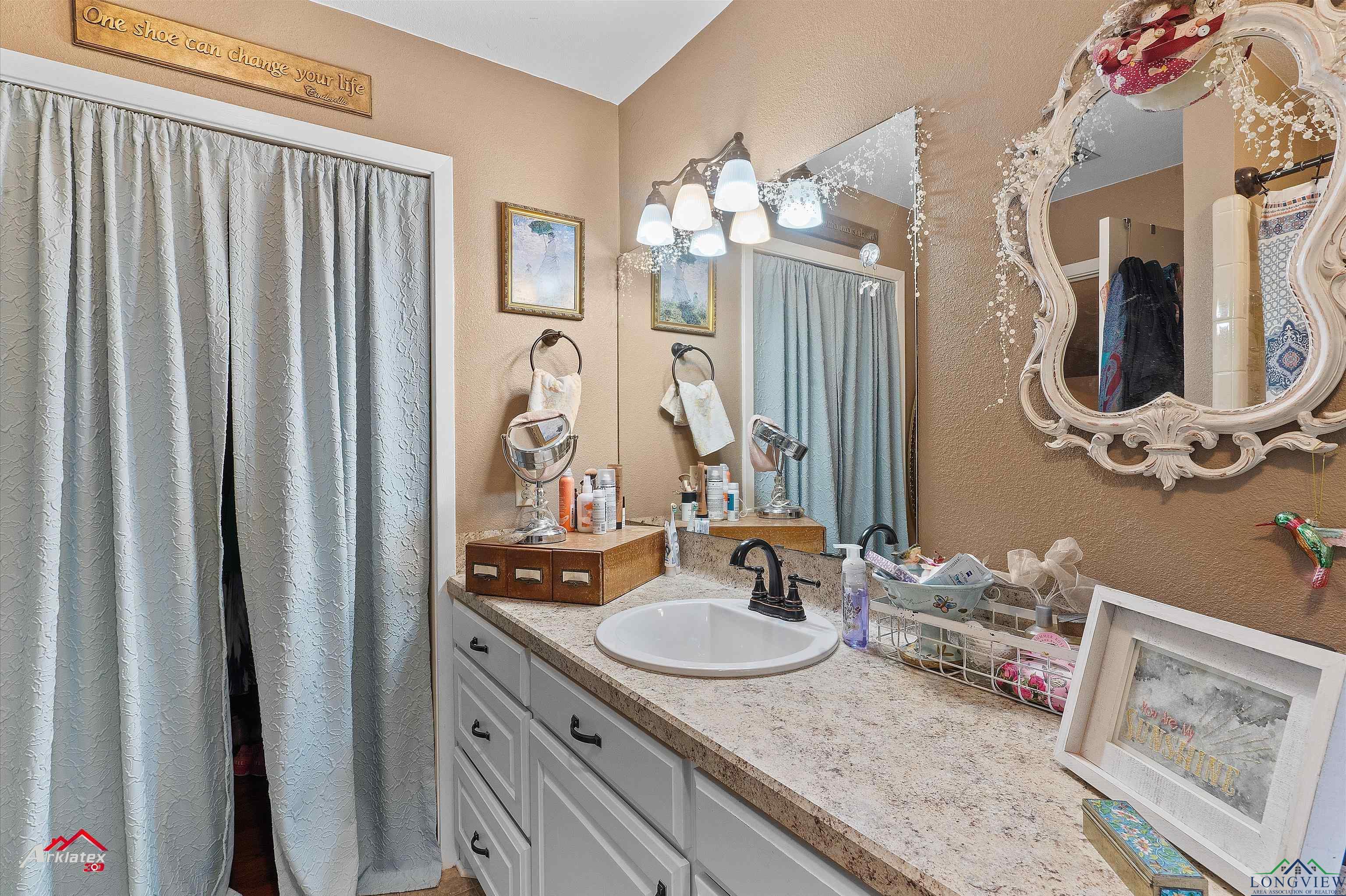 905 Moonbeam Avenue, Center, Texas image 20