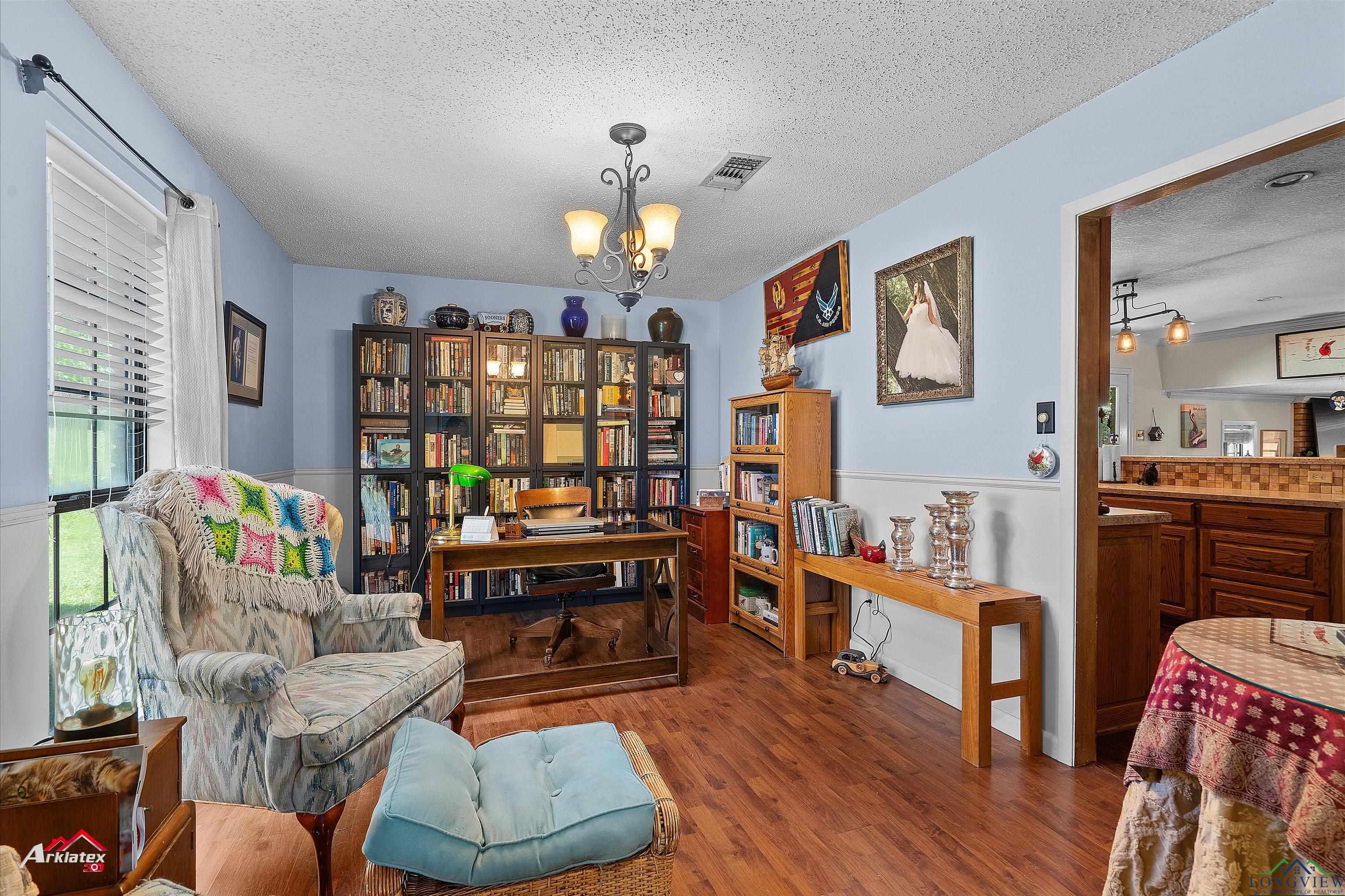905 Moonbeam Avenue, Center, Texas image 7