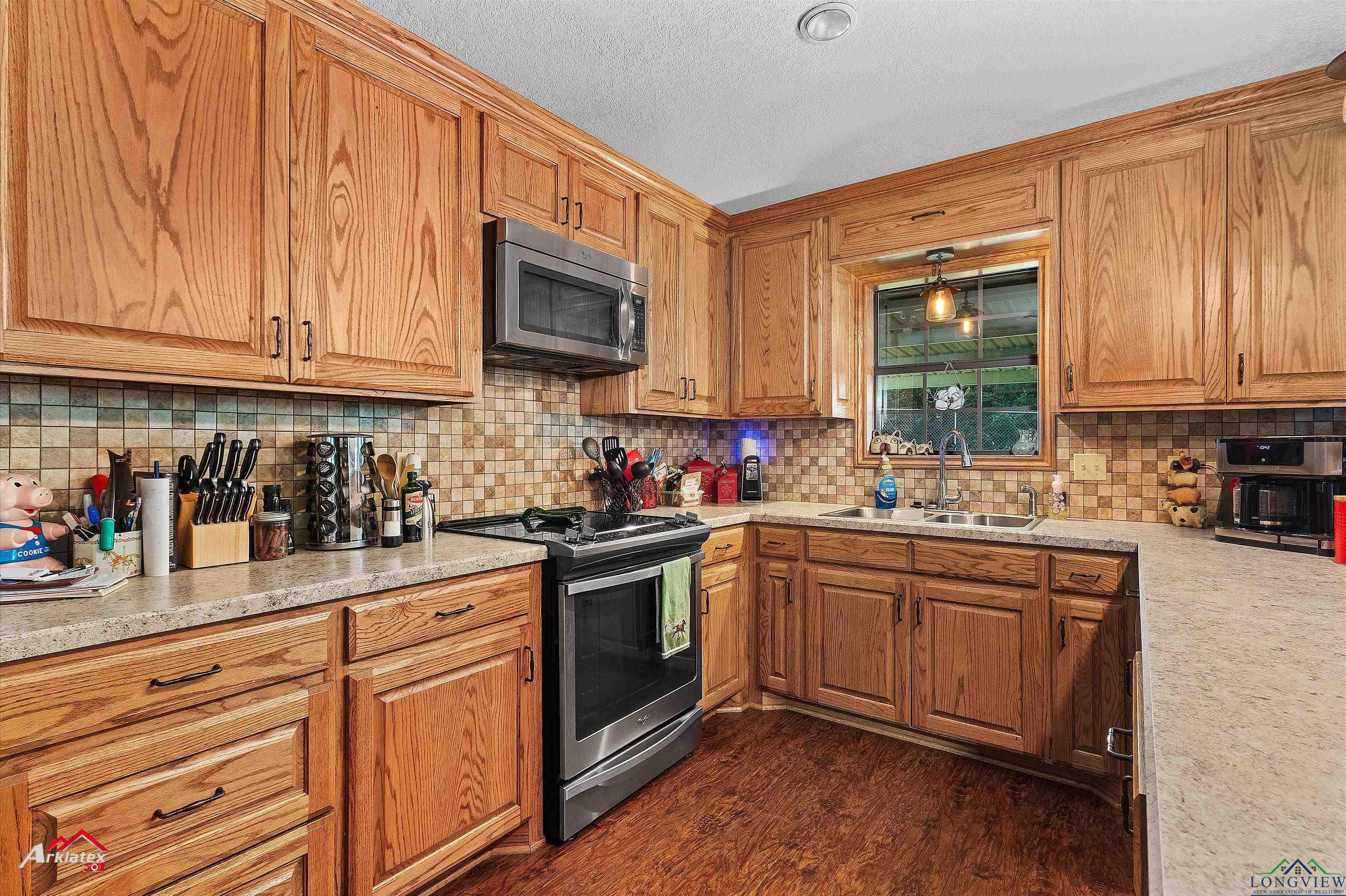 905 Moonbeam Avenue, Center, Texas image 9