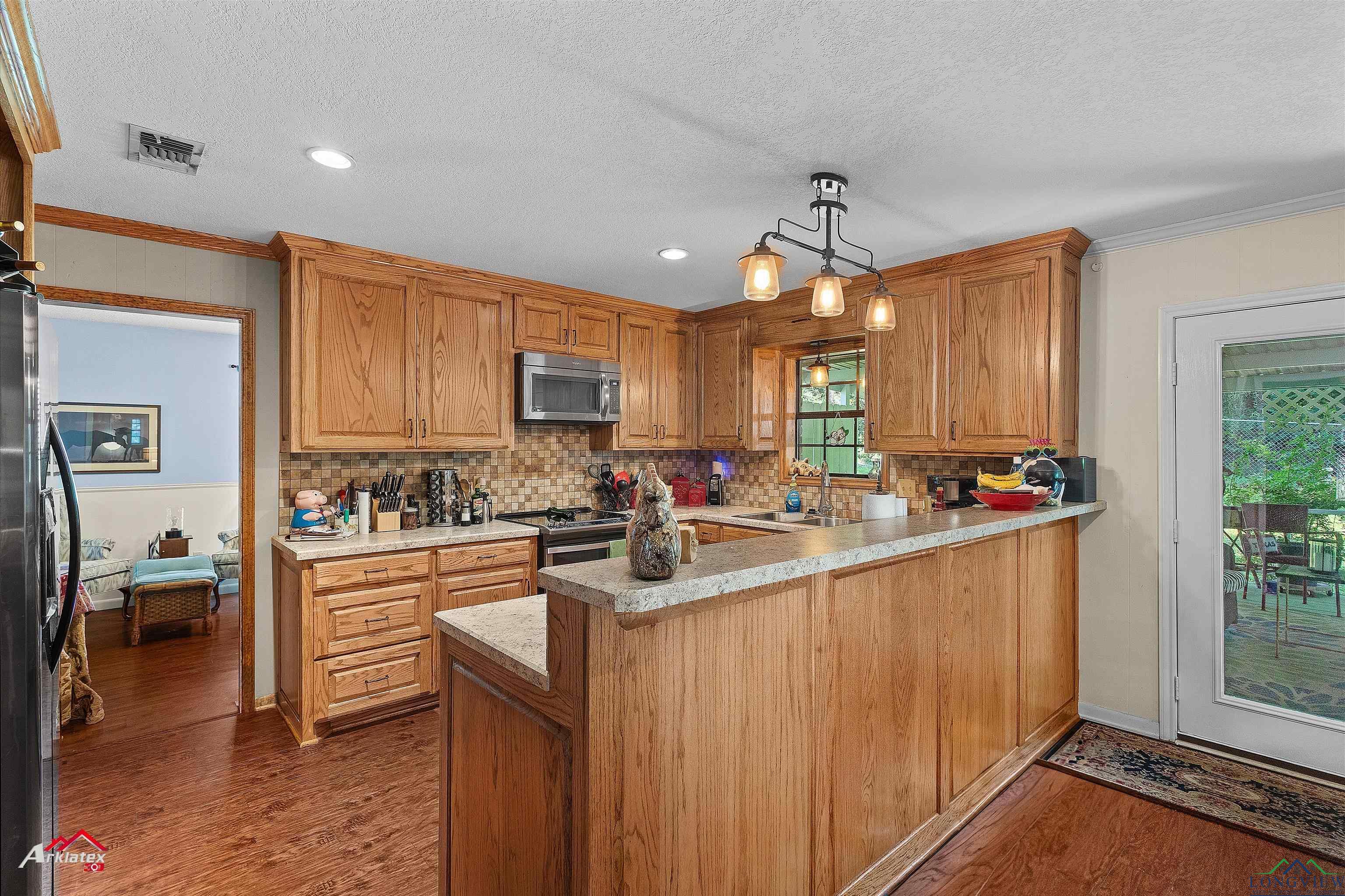 905 Moonbeam Avenue, Center, Texas image 10