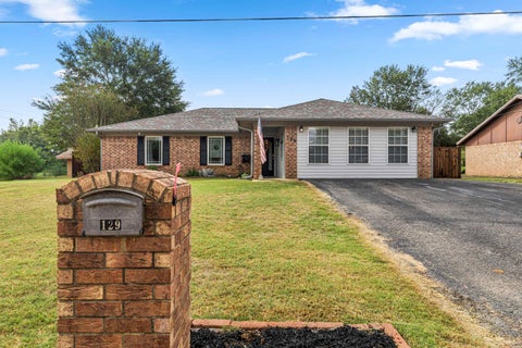 Homes For Sale - 129 Ridge Lane<br/> Kilgore, TX 75662