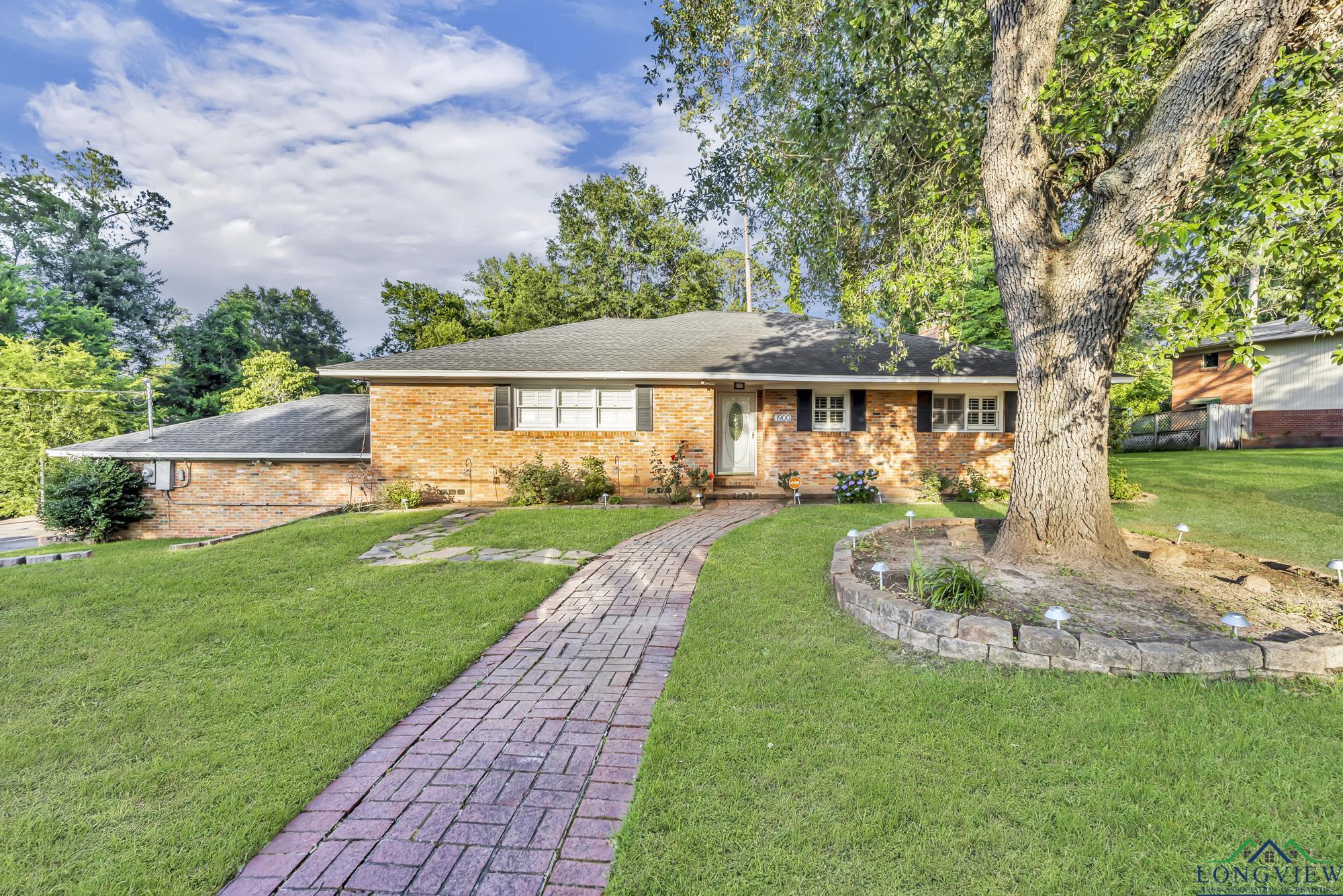 1900 W Hoyt Drive, Longview, Texas image 2