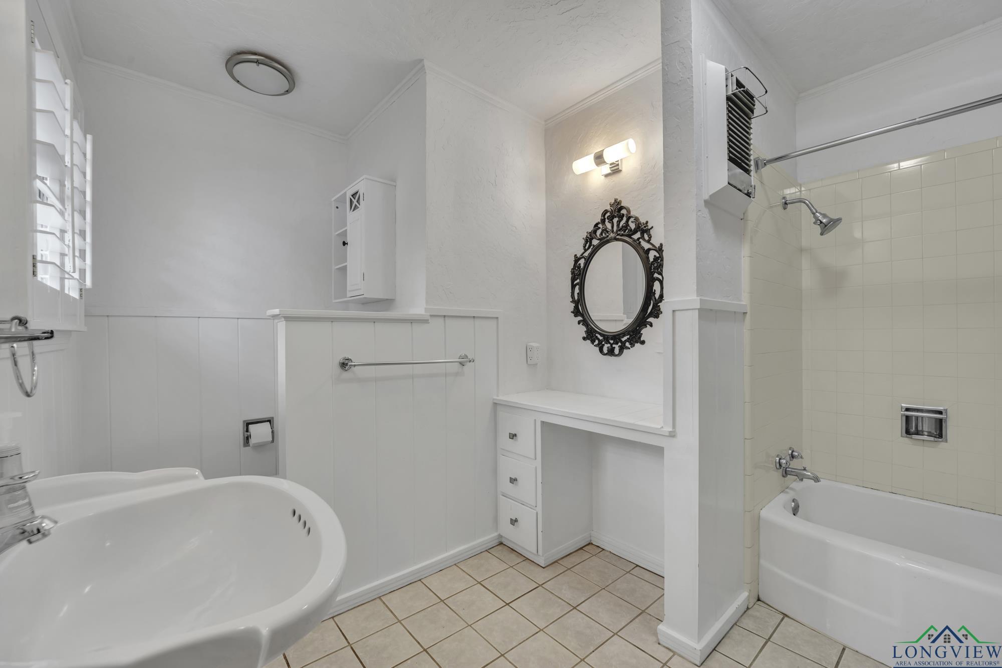1900 W Hoyt Drive, Longview, Texas image 8