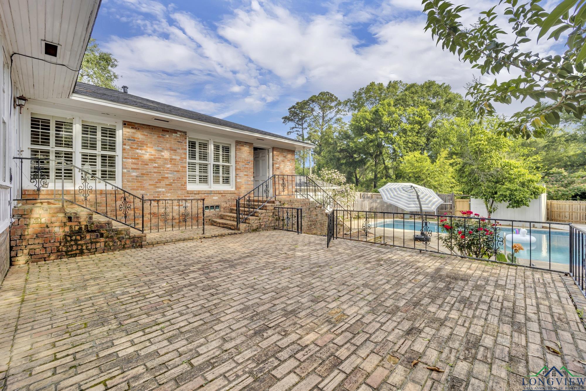 1900 W Hoyt Drive, Longview, Texas image 25