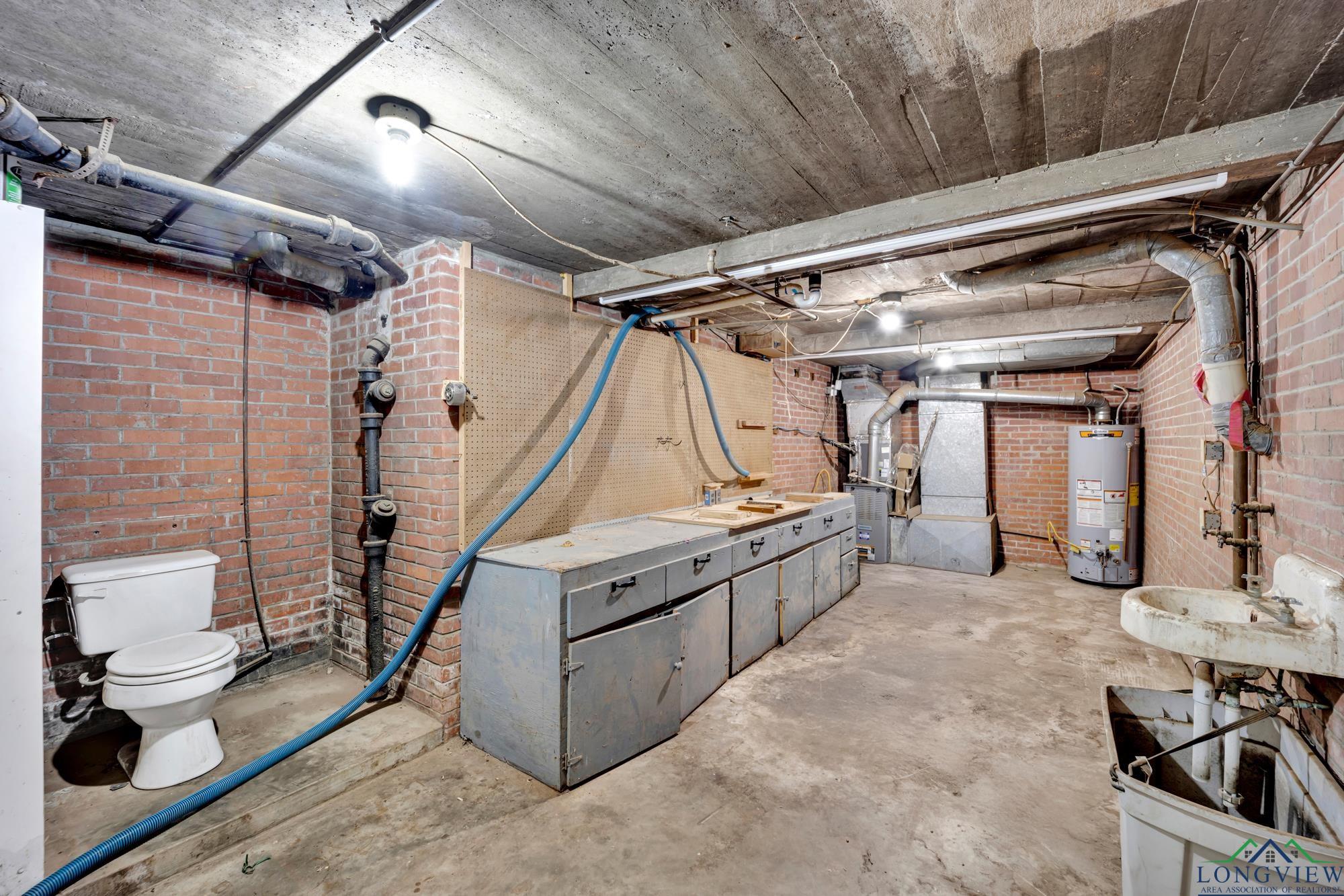 1900 W Hoyt Drive, Longview, Texas image 30