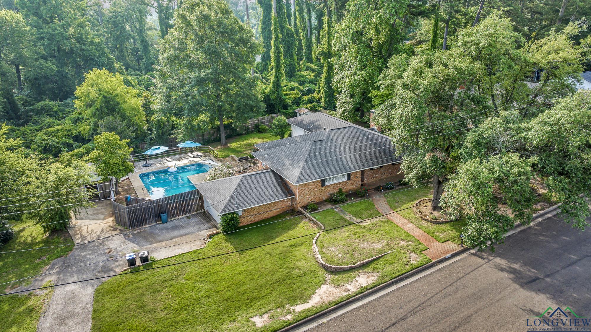 1900 W Hoyt Drive, Longview, Texas image 1