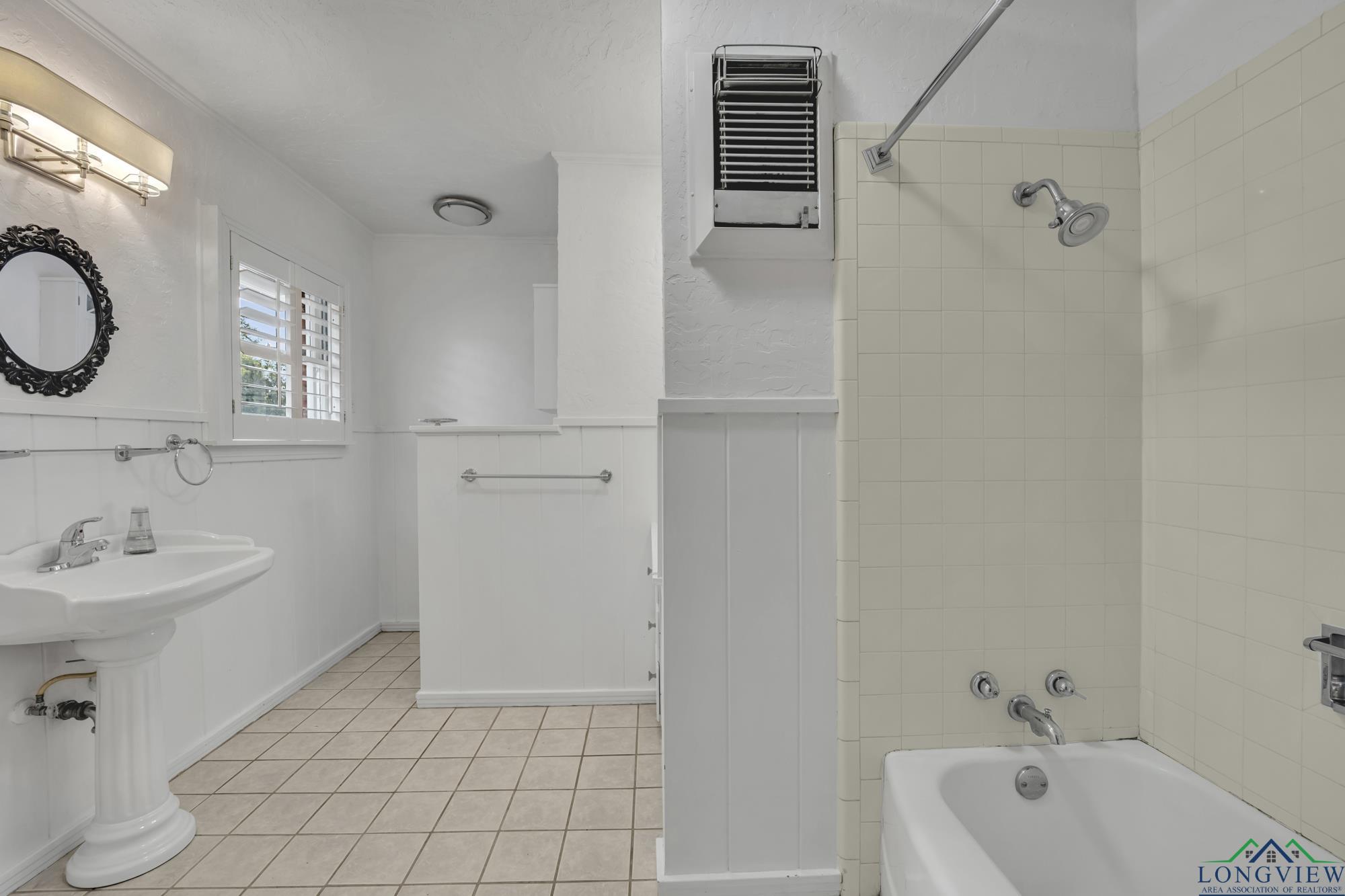 1900 W Hoyt Drive, Longview, Texas image 7