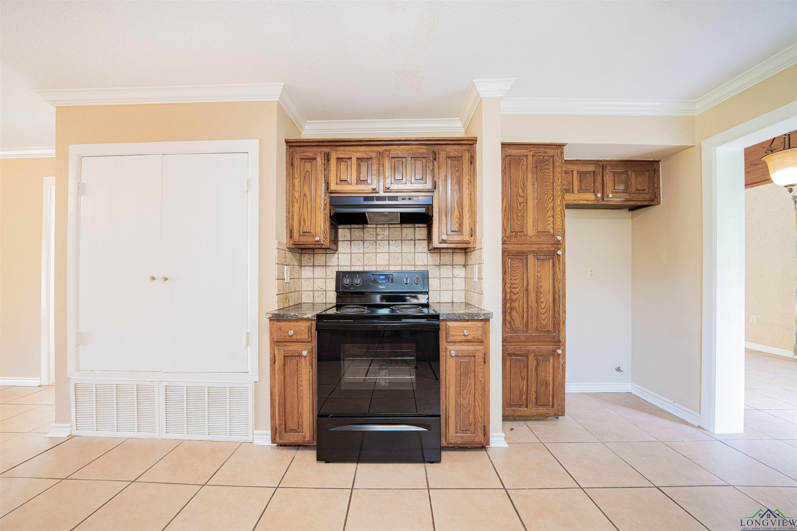 1822 Northwood Ct, Longview, Texas image 9