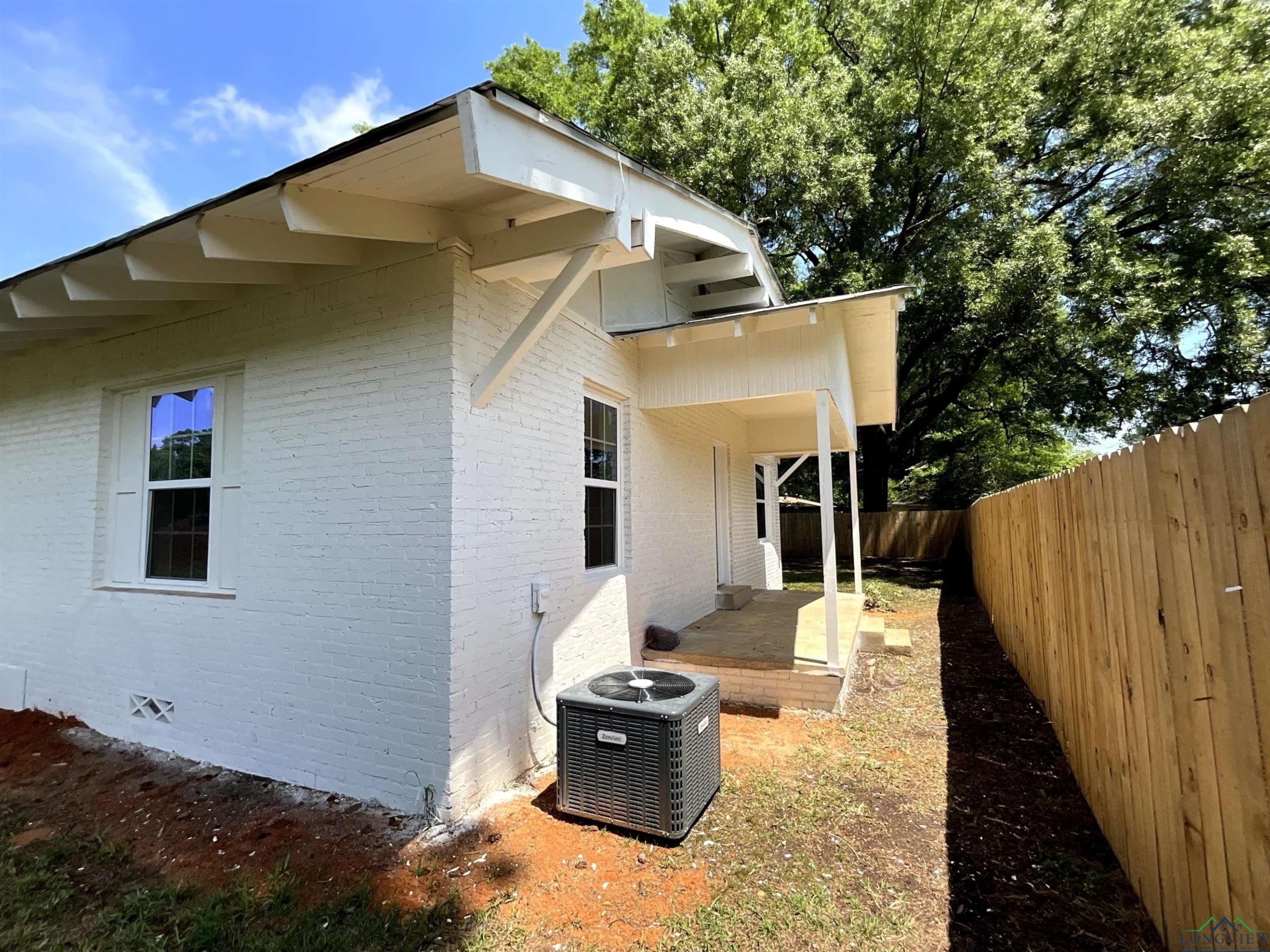 809 N Caver St, Atlanta, Texas image 29