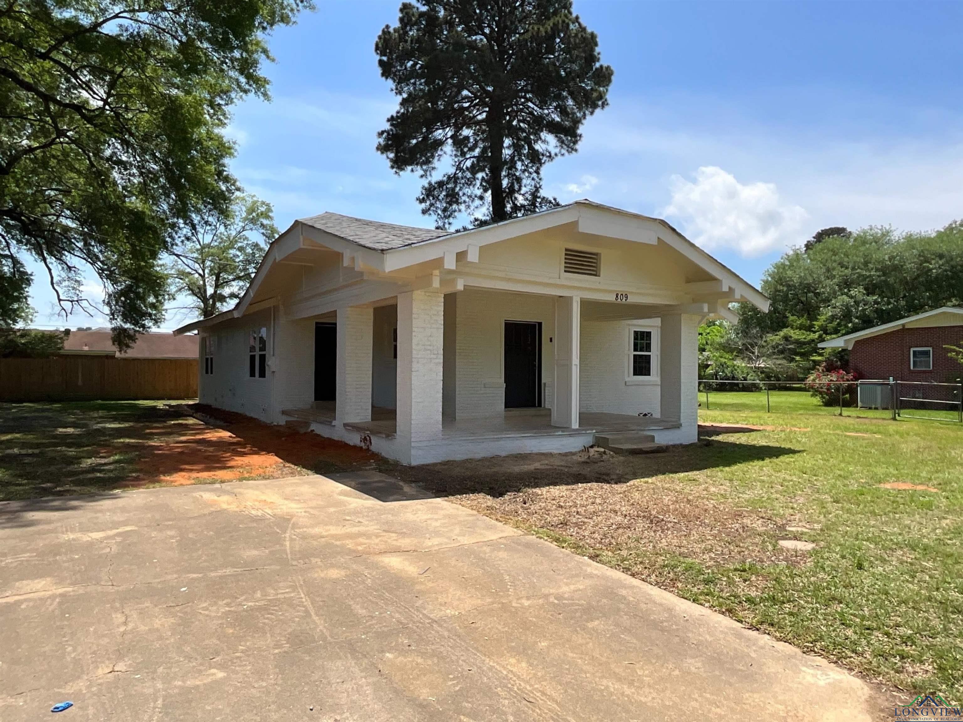 809 N Caver St, Atlanta, Texas image 2