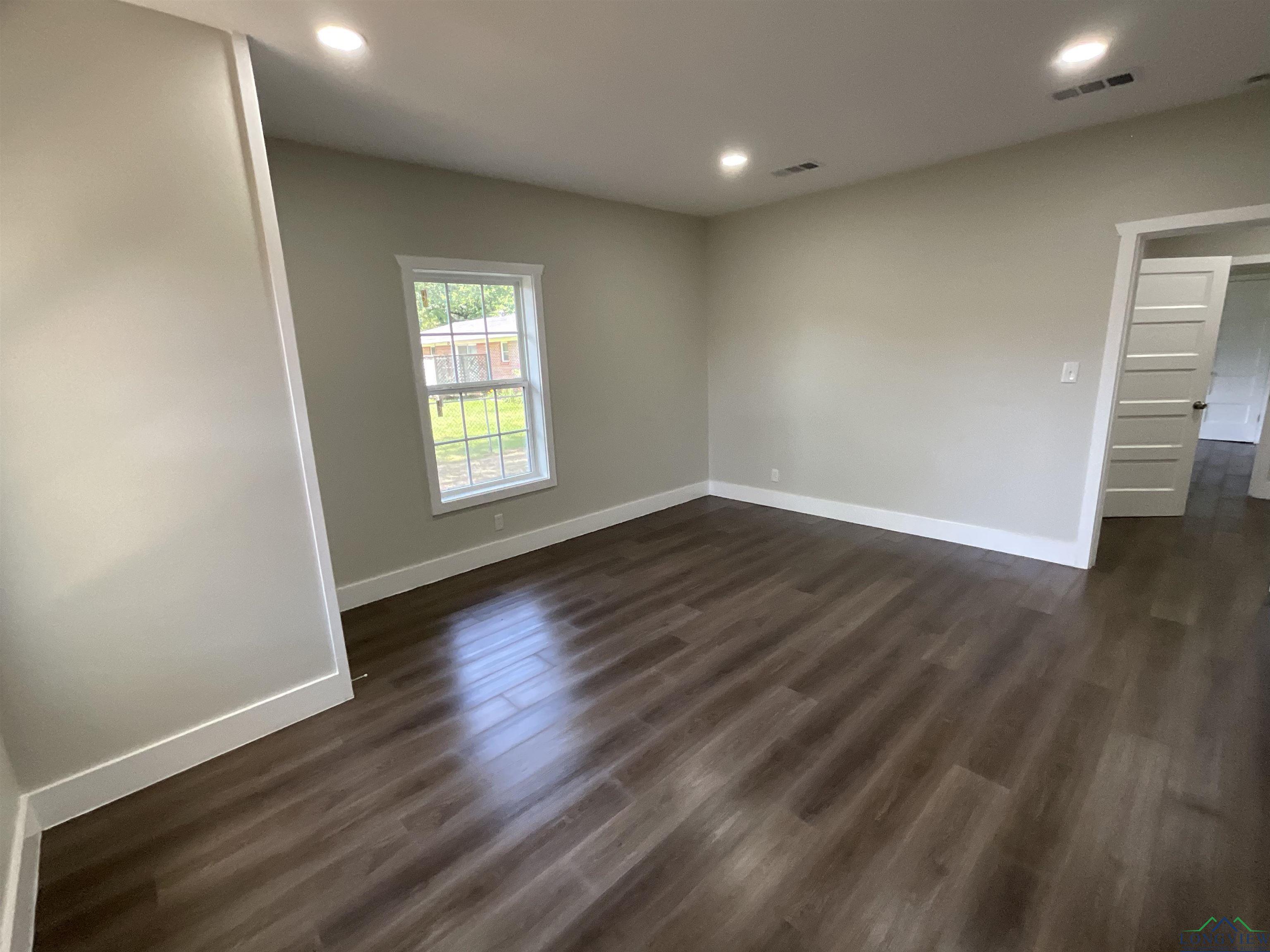 809 N Caver St, Atlanta, Texas image 25