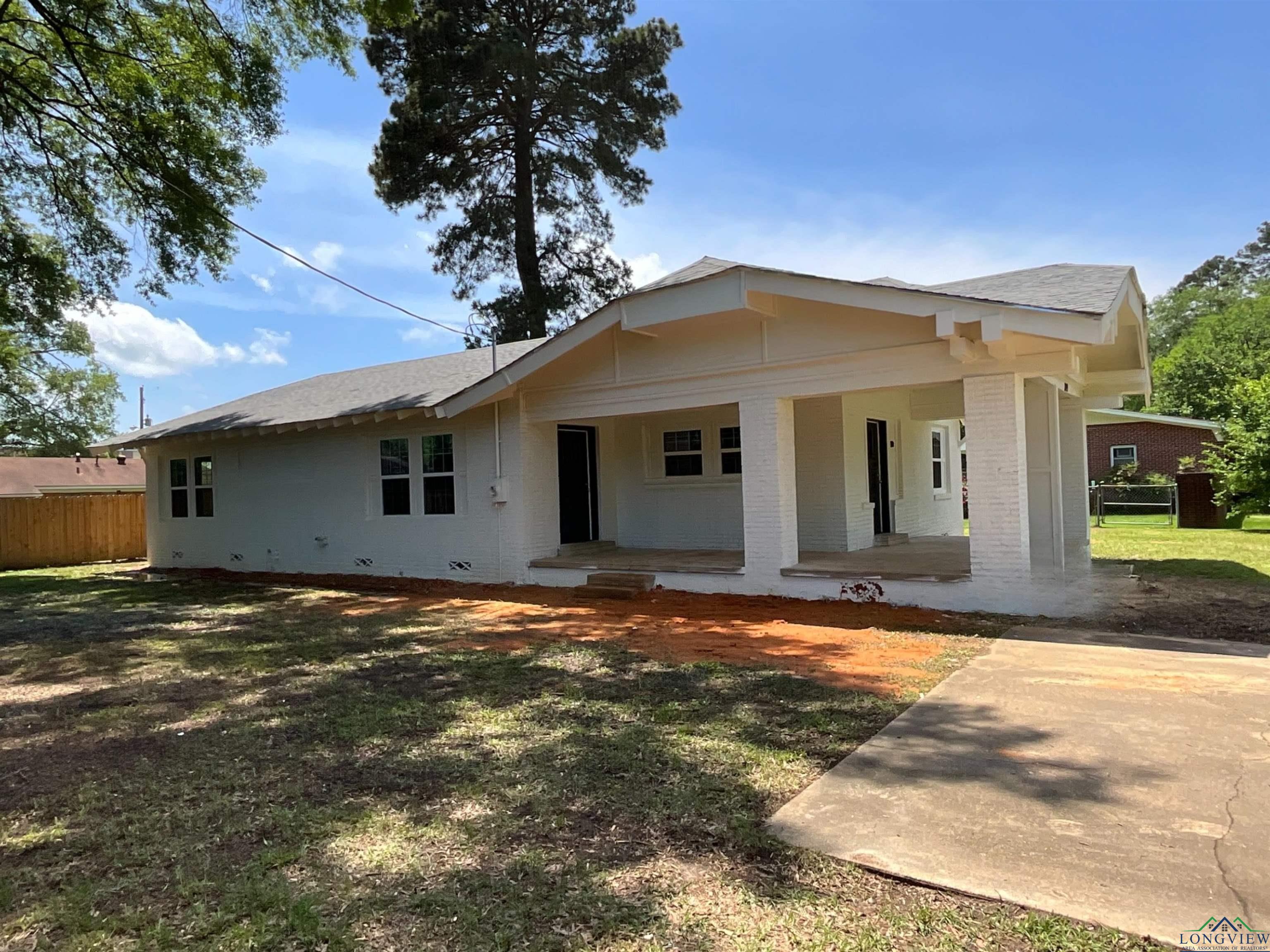 809 N Caver St, Atlanta, Texas image 28