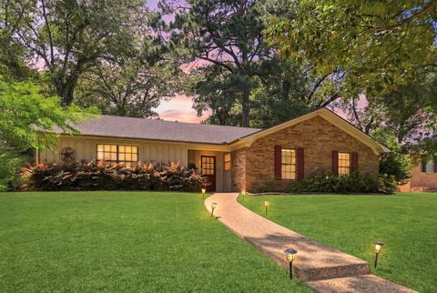 Homes For Sale - 3505 Cloverdale Dr<br/> Smith County, Tyler, TX 75701