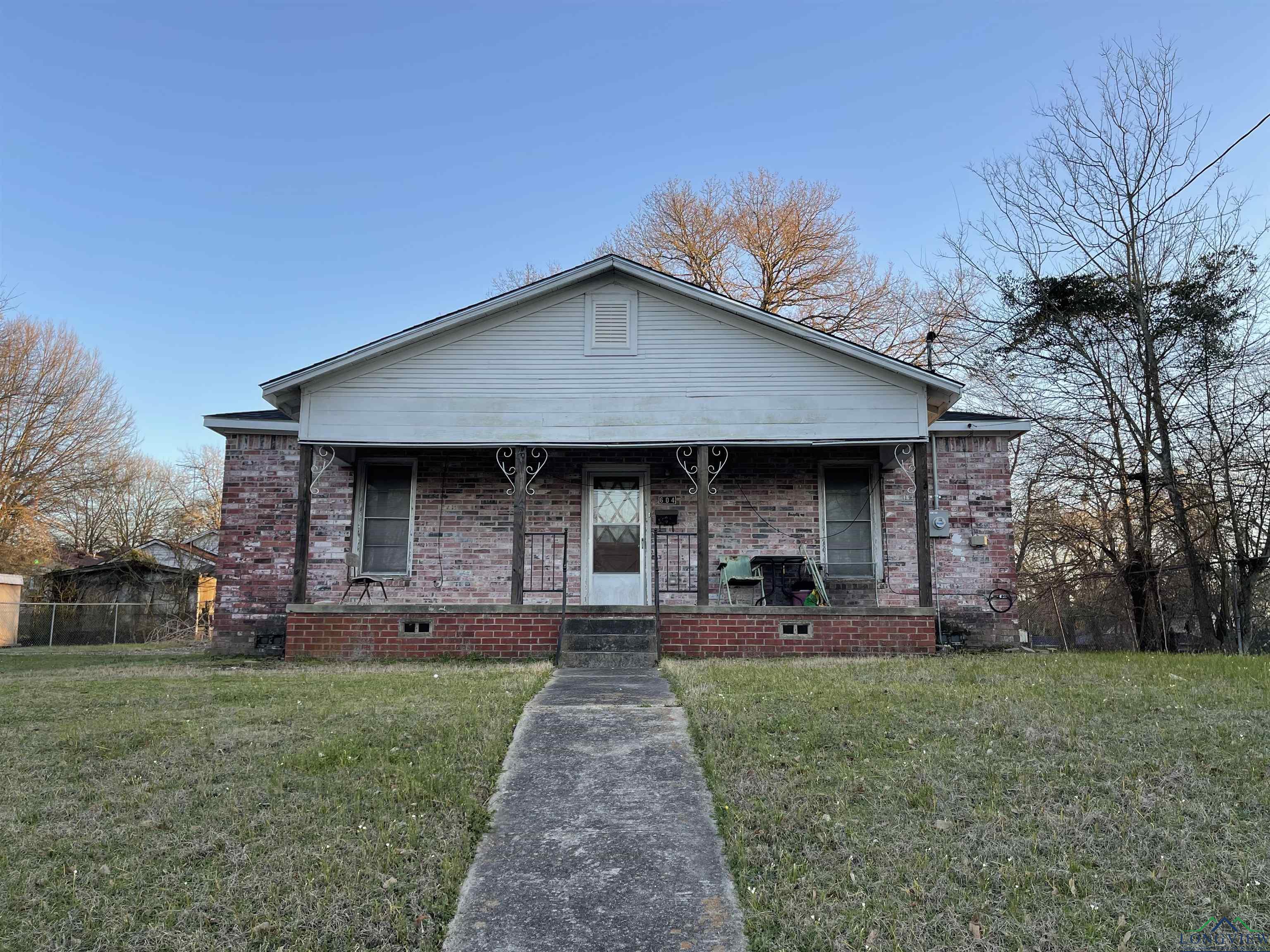 604 Elysian Fields Ave, Marshall, Texas image 1