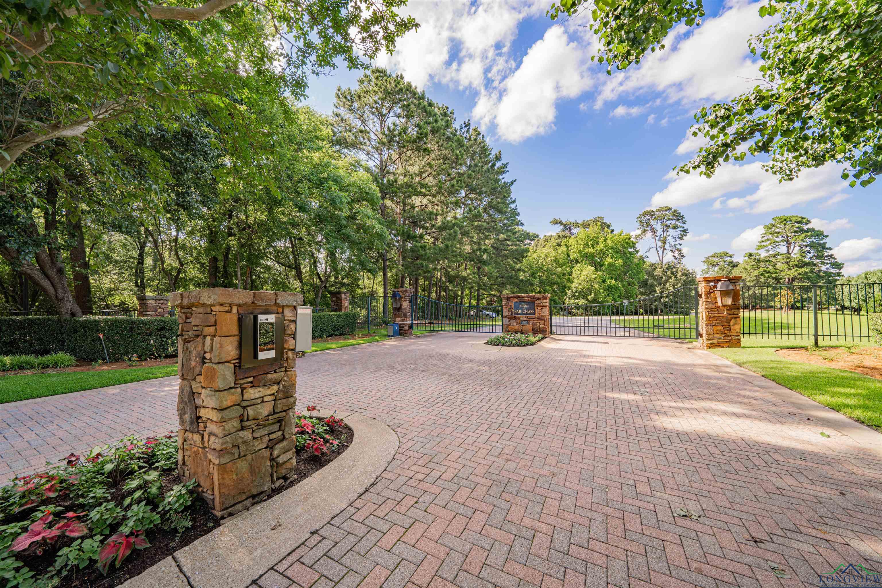 3 Bridle Path, Longview, Texas image 1