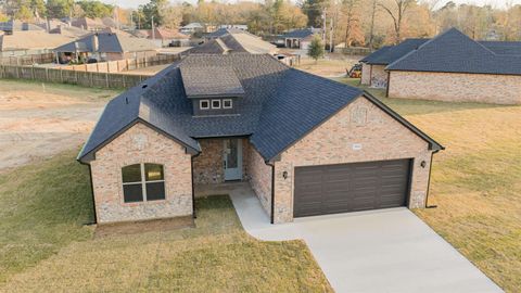 Homes For Sale - 3906 French Dr<br/> Gregg County, Longview, TX 75604