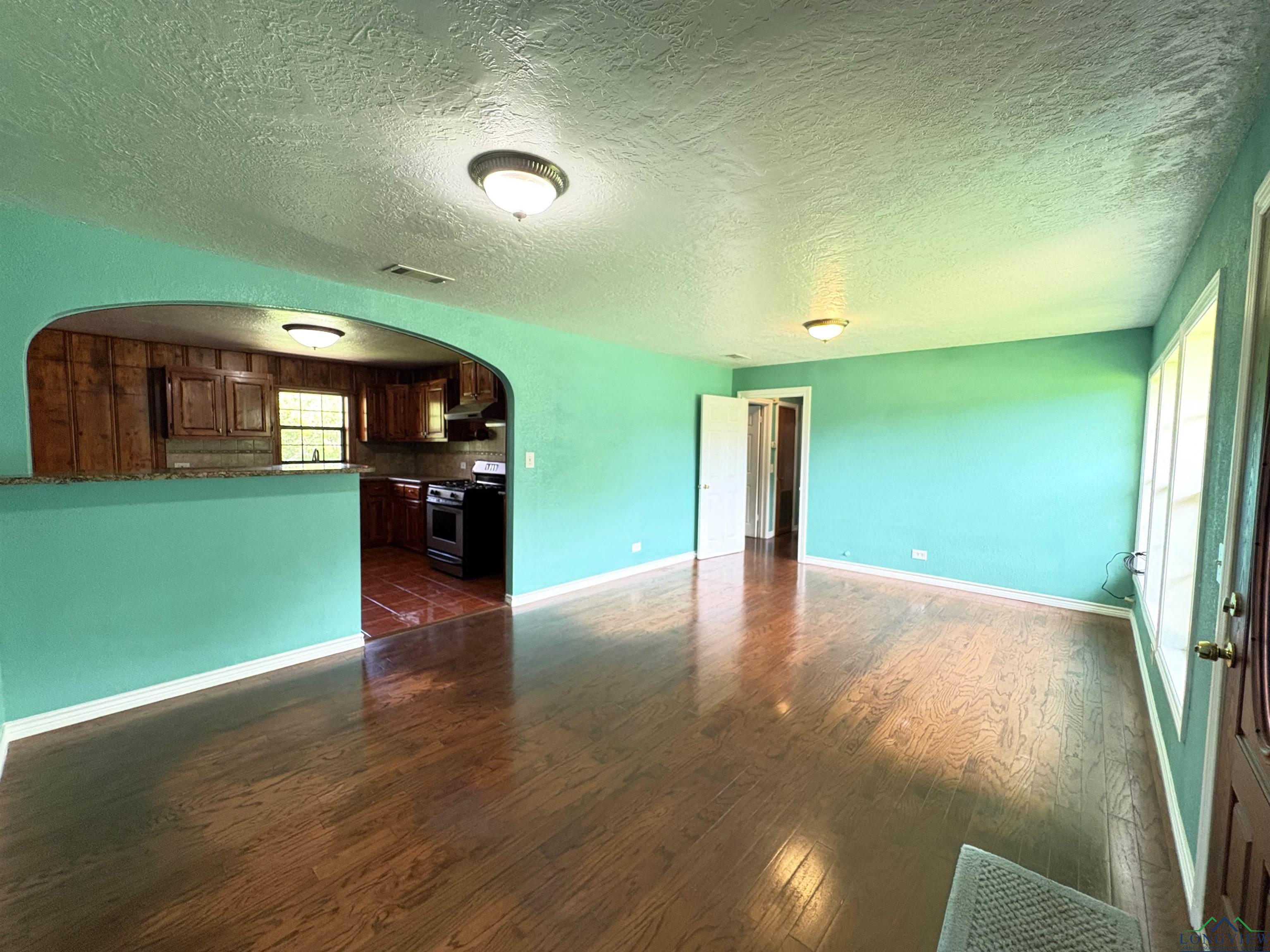 1205 Lamar Dr, Mount Pleasant, Texas image 3