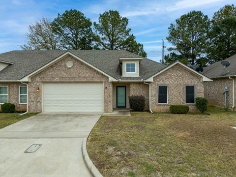 Townhouse For Sale - 2202 Woodgrove Ln<br/> Longview, TX 75605