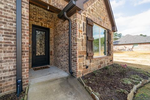 A home in Gladewater