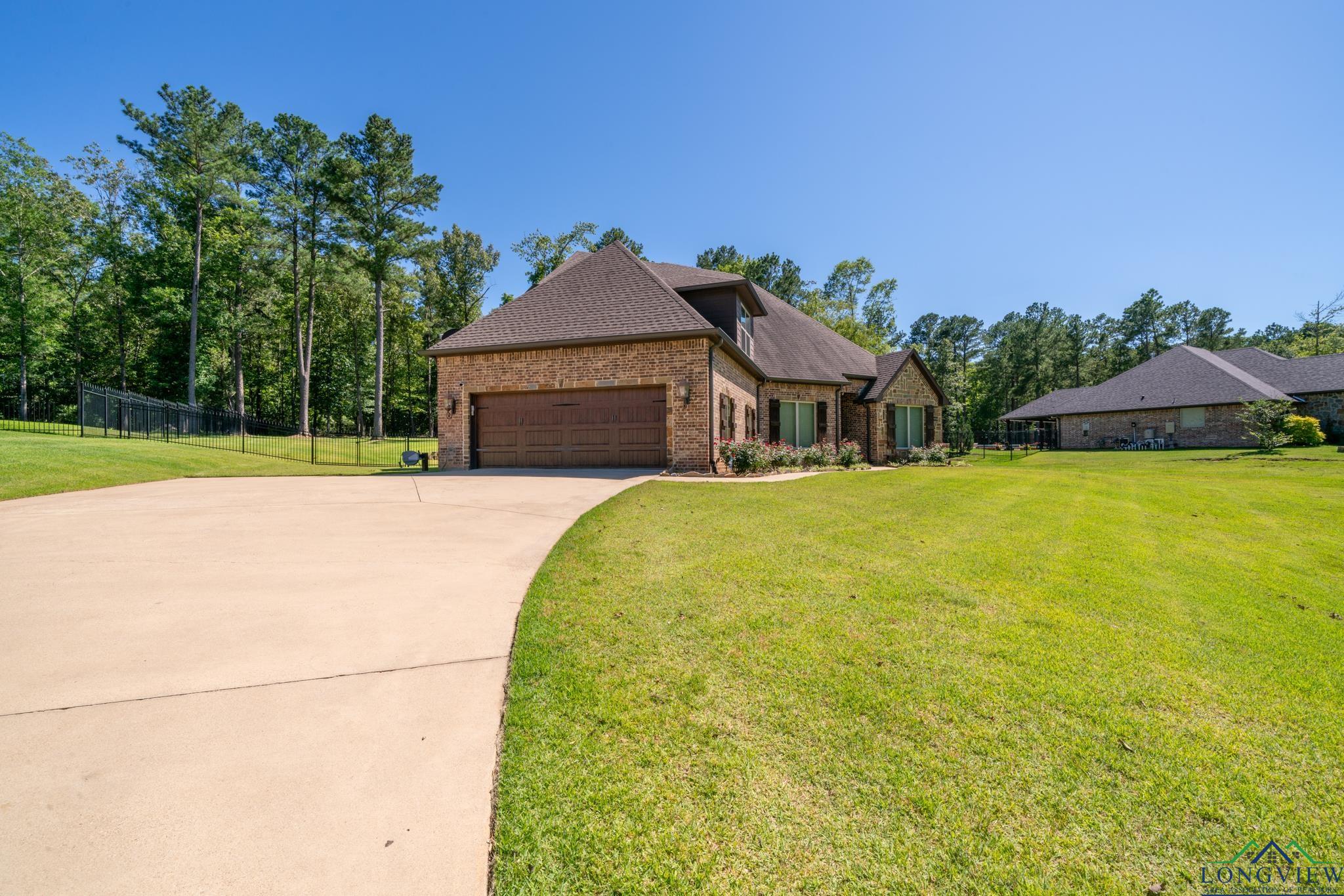 265 Magnolia Ln, Gladewater, Texas image 4