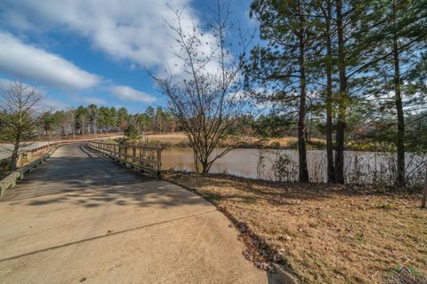 A home in Gladewater