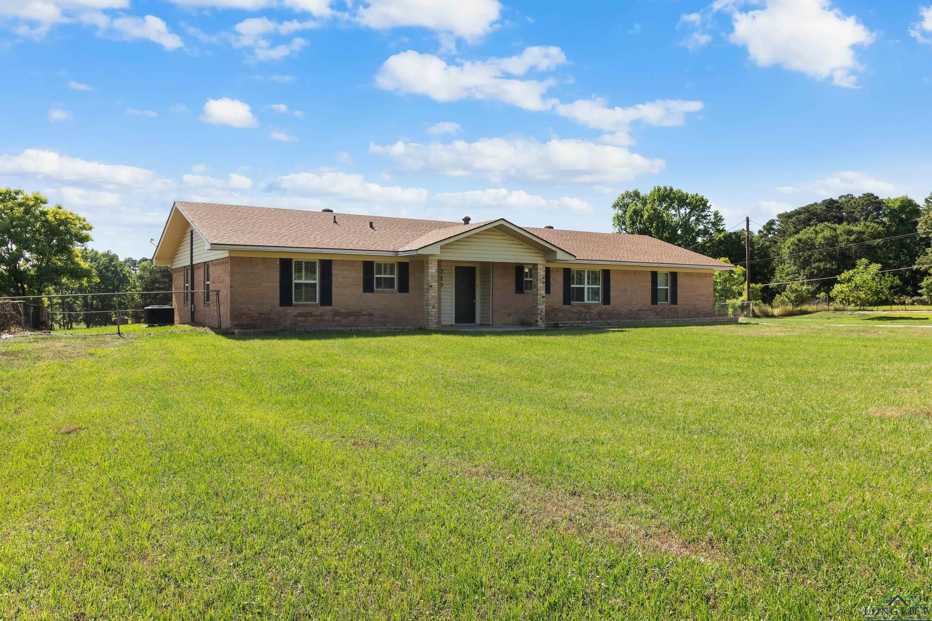 749 Lawrence Rd, Longview, Texas image 2
