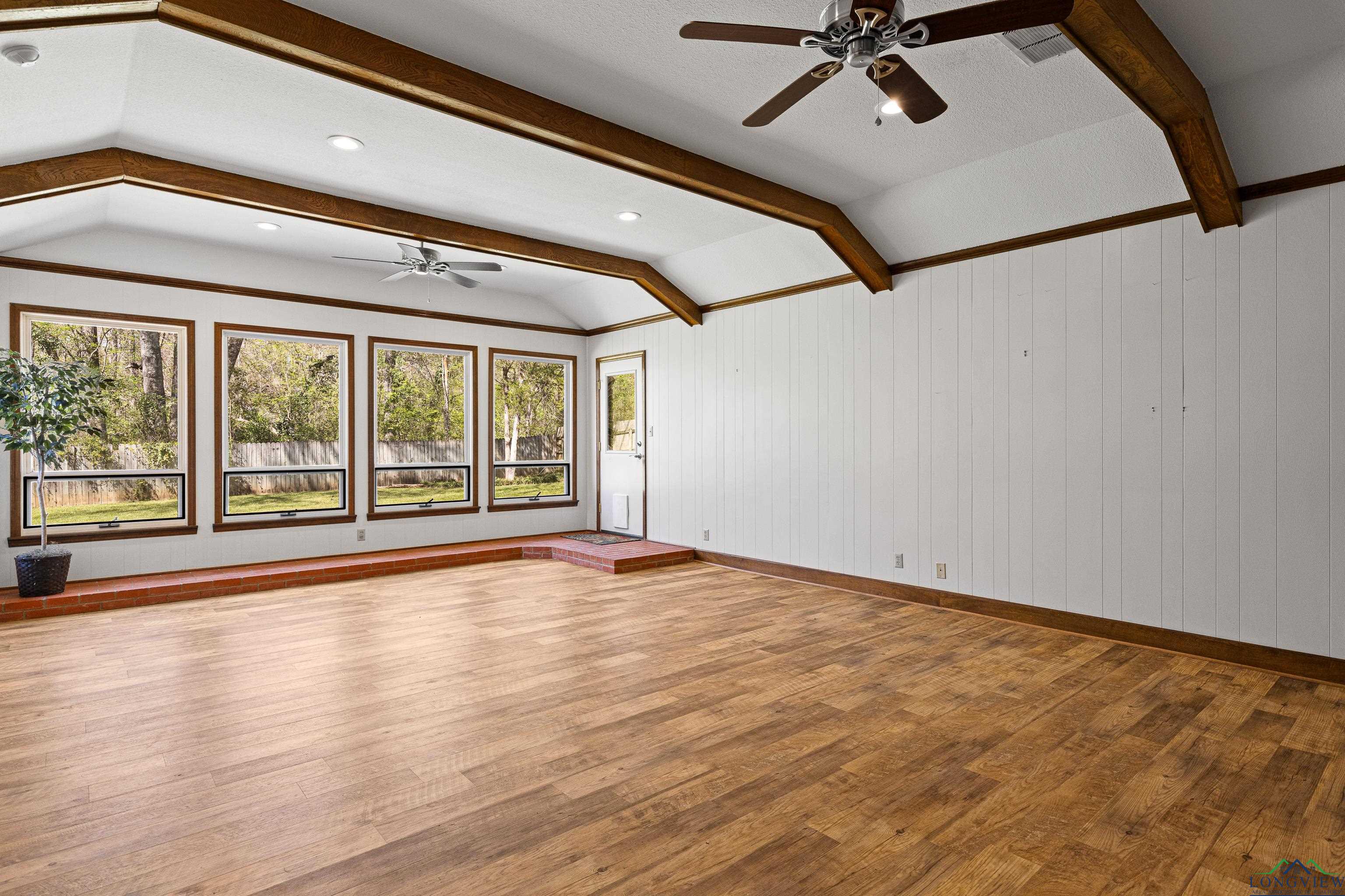 704 Pine St, Henderson, Texas image 12