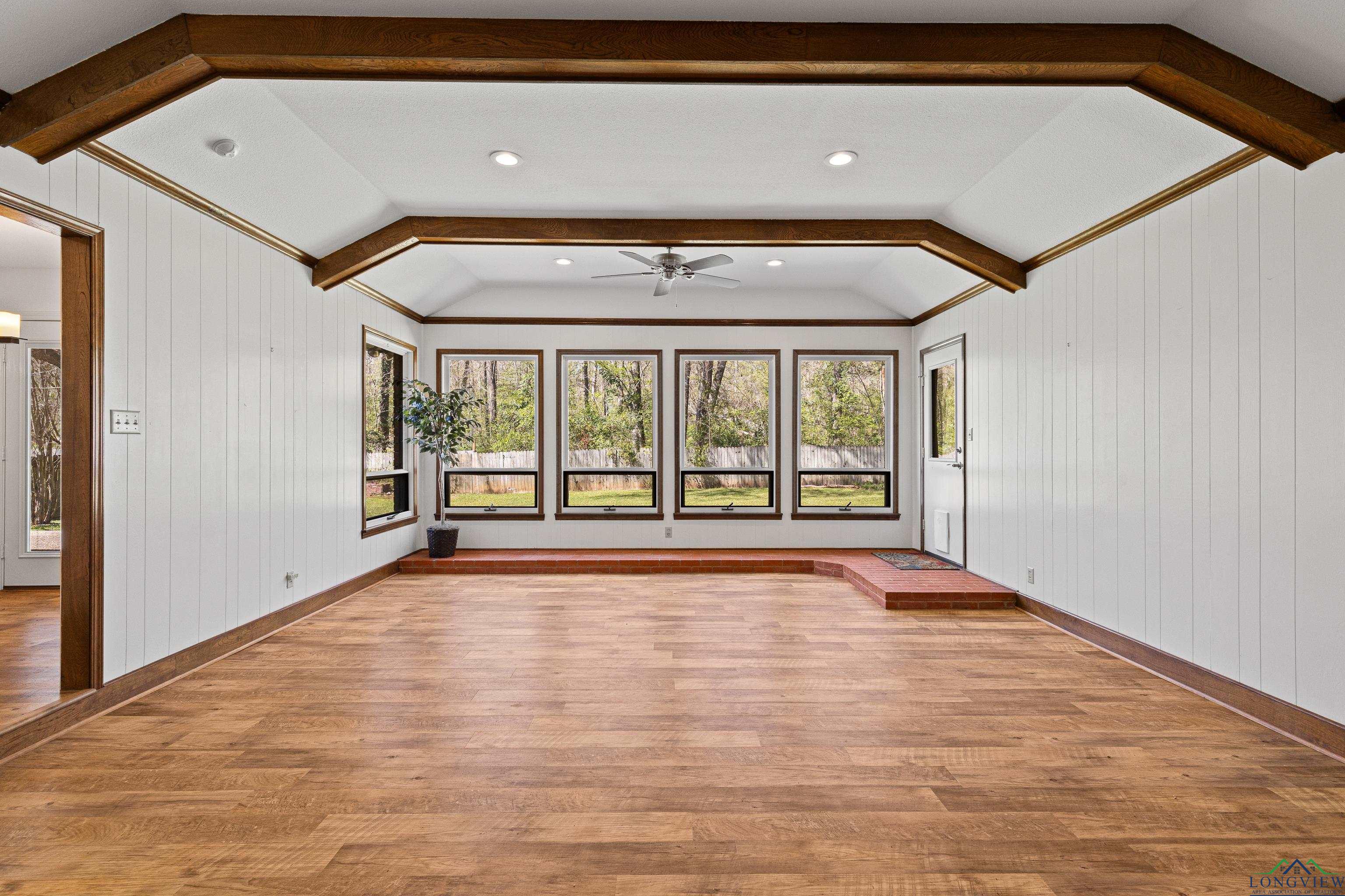 704 Pine St, Henderson, Texas image 13