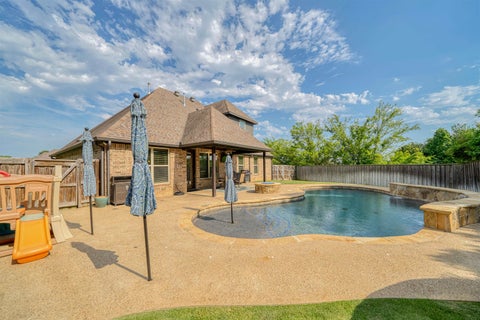 Homes For Sale - 1613 Olympic Drive<br/> Longview, TX 75605