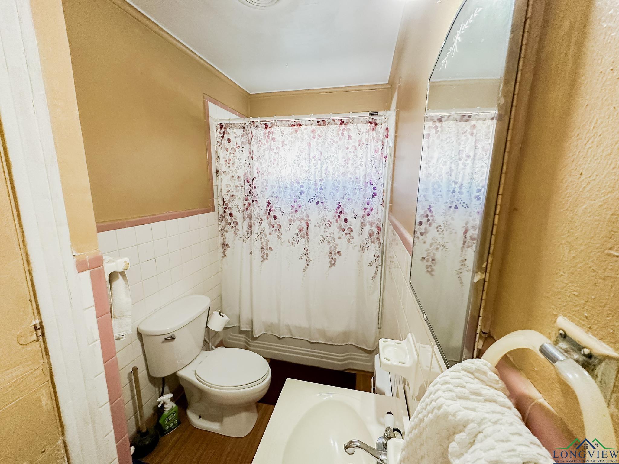 527 W College St, Carthage, Texas image 6