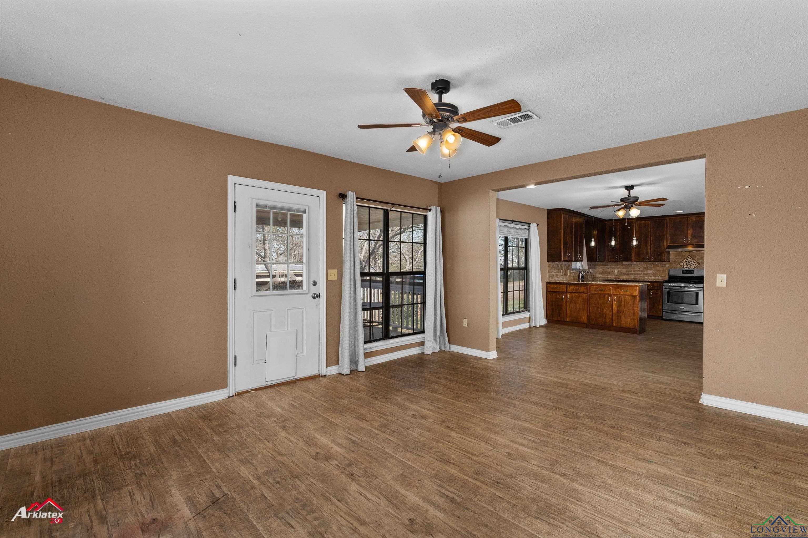 201 Nandina St, Ore City, Texas image 4