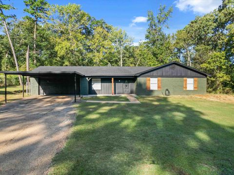 A home in Gilmer