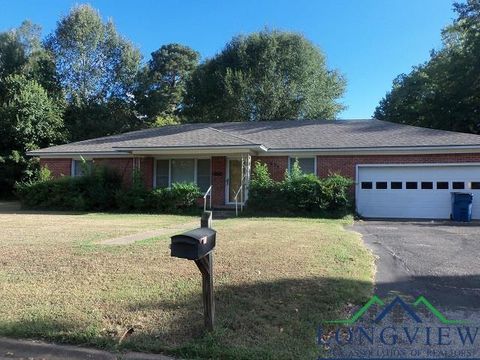 Homes For Sale - 632 Leach Street<br/> Kilgore, TX 75662