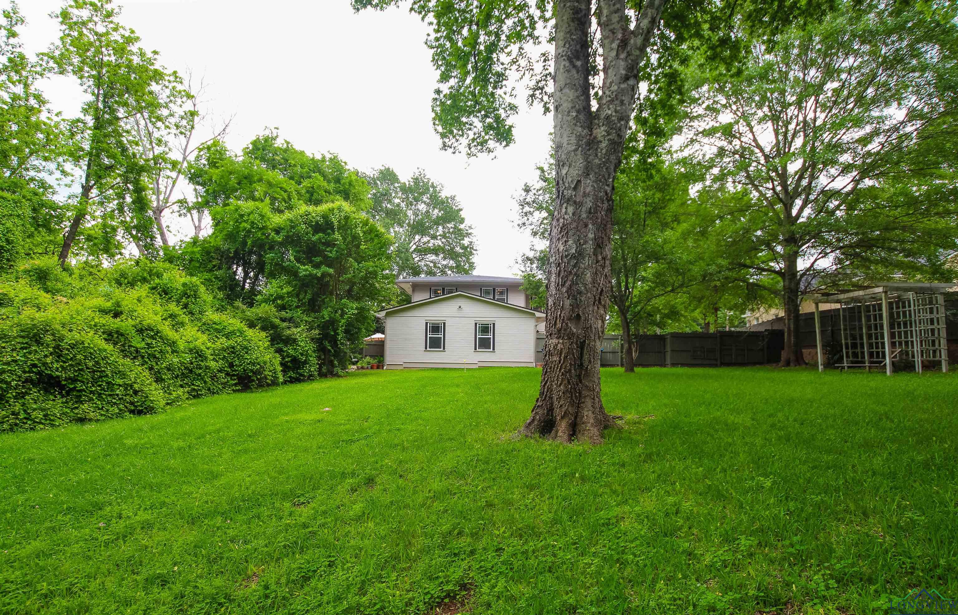 609 N Marshall St, Henderson, Texas image 32