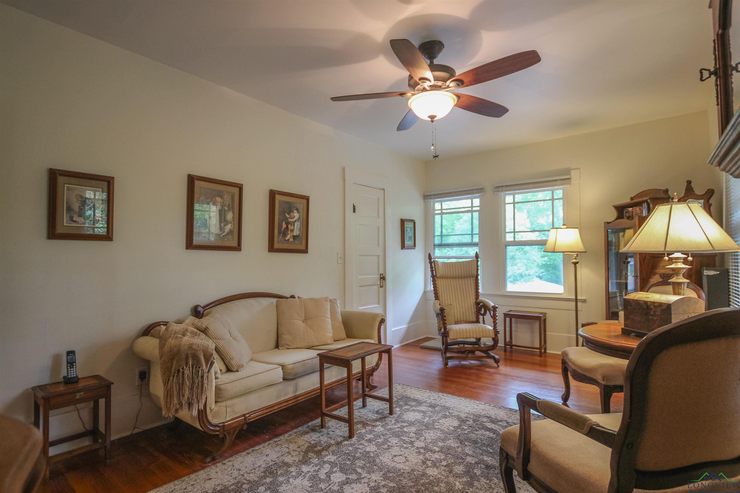 609 N Marshall St, Henderson, Texas image 27