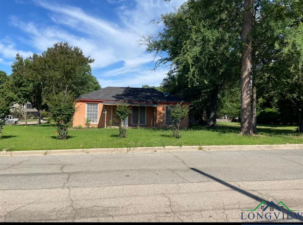 601 N Newsom St, Mineola, Texas image 2
