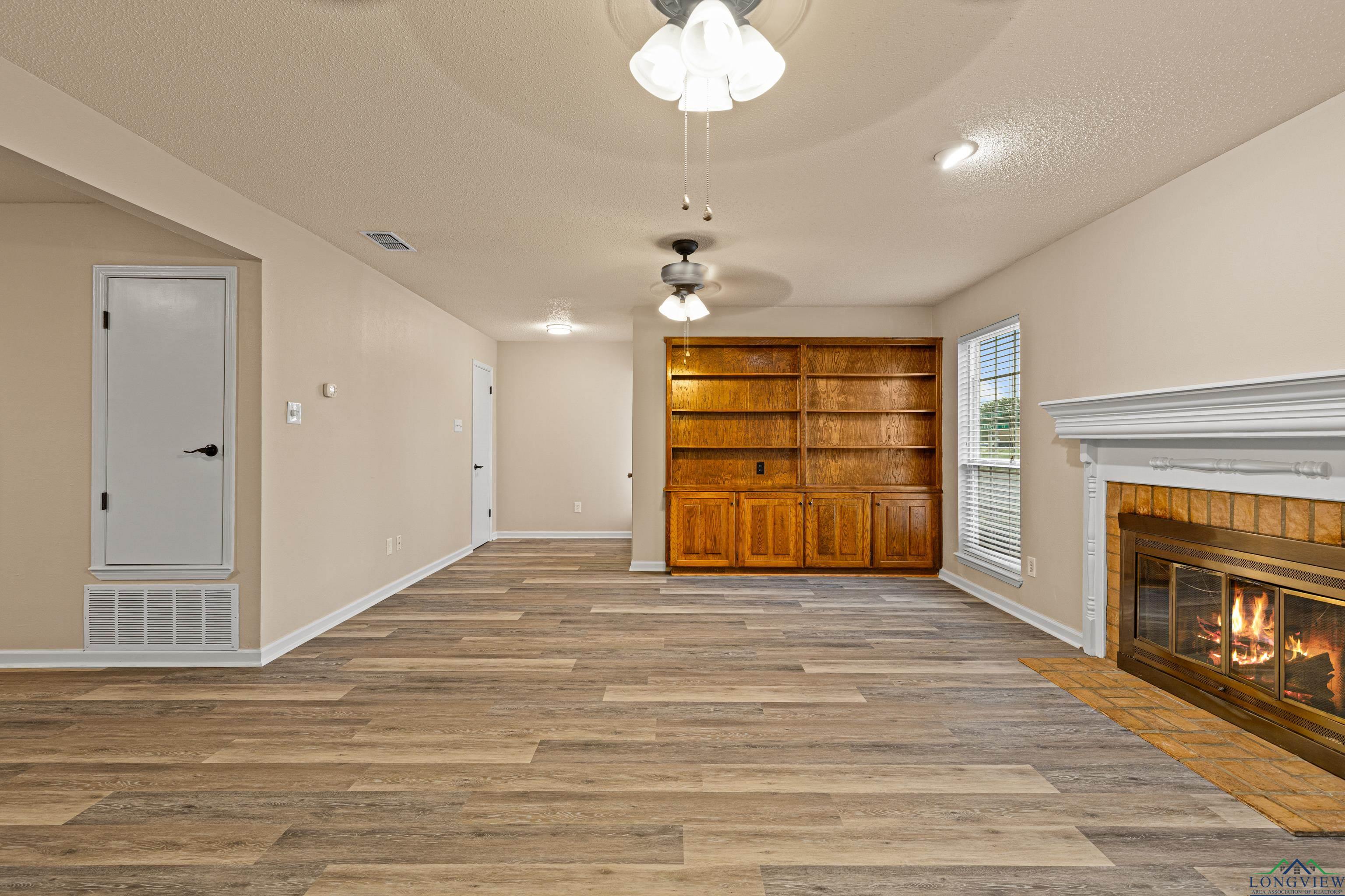 1001 Towne Lake Drive, Longview, Texas image 8