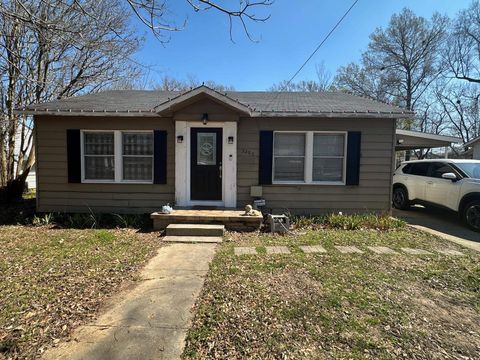 Homes For Sale - 3200 S Broadway<br/> Kilgore, TX 75662