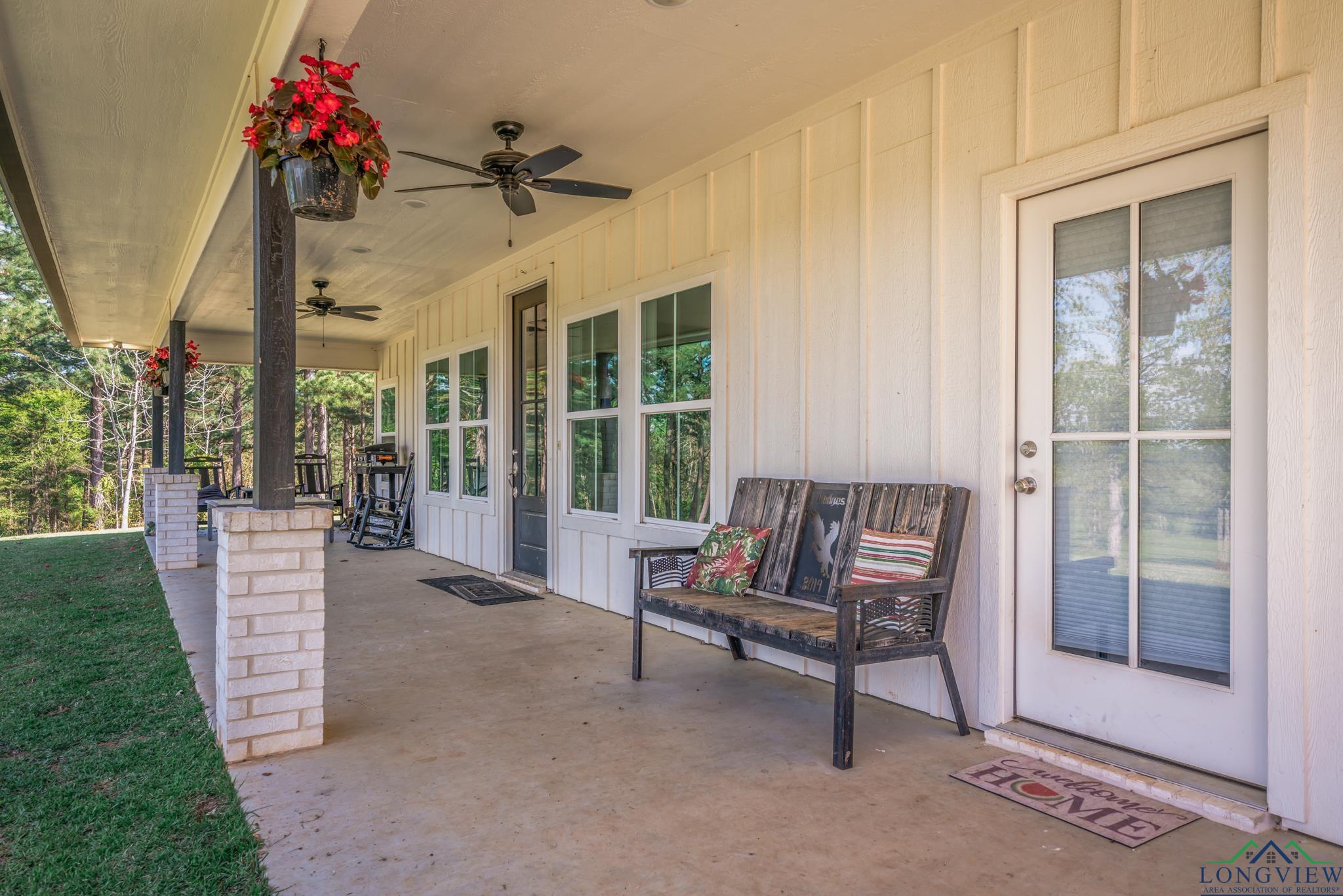 2437 Goldfinch Rd, Gilmer, Texas image 3