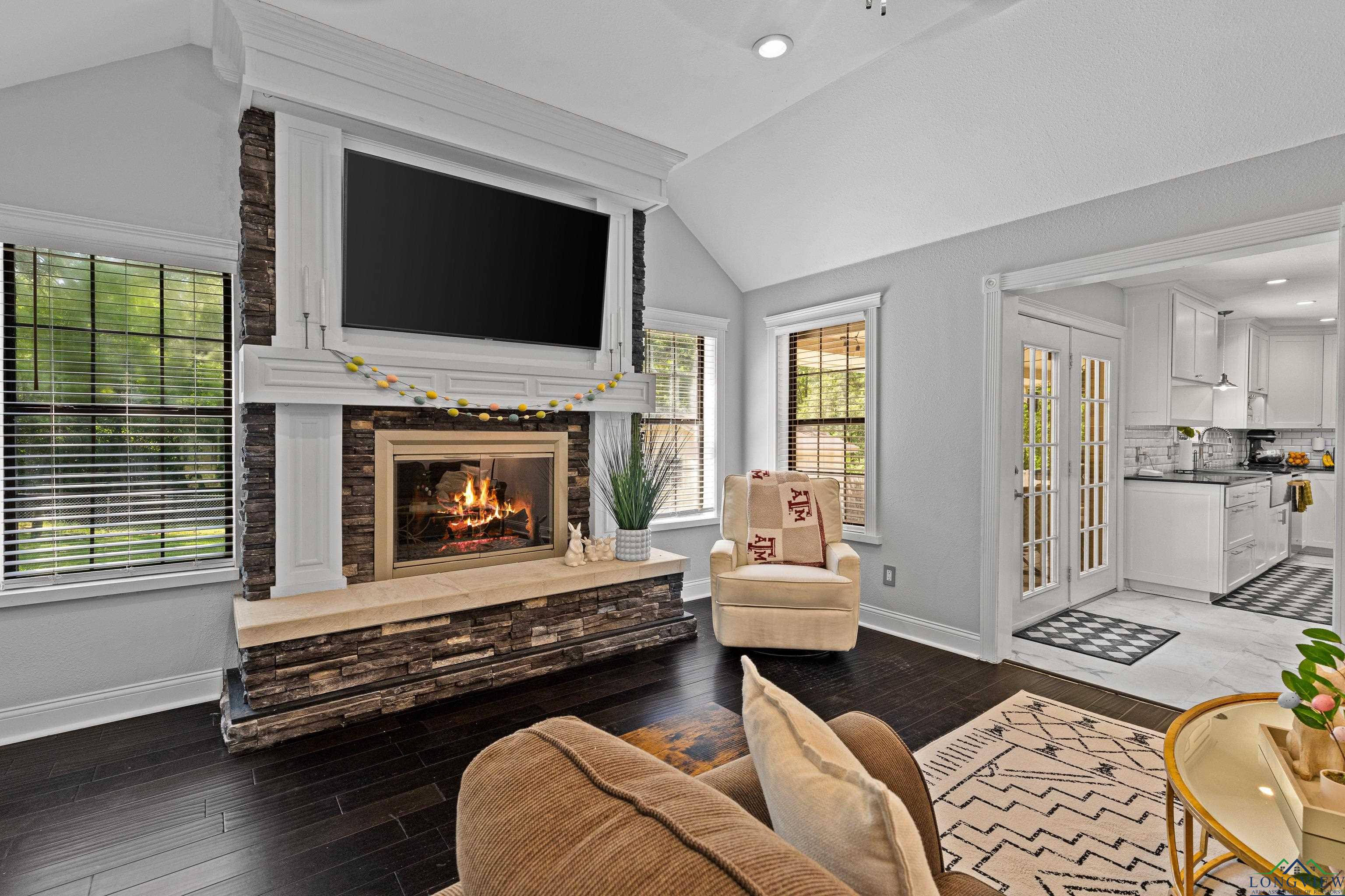 1703 Edgebrook St, Henderson, Texas image 5