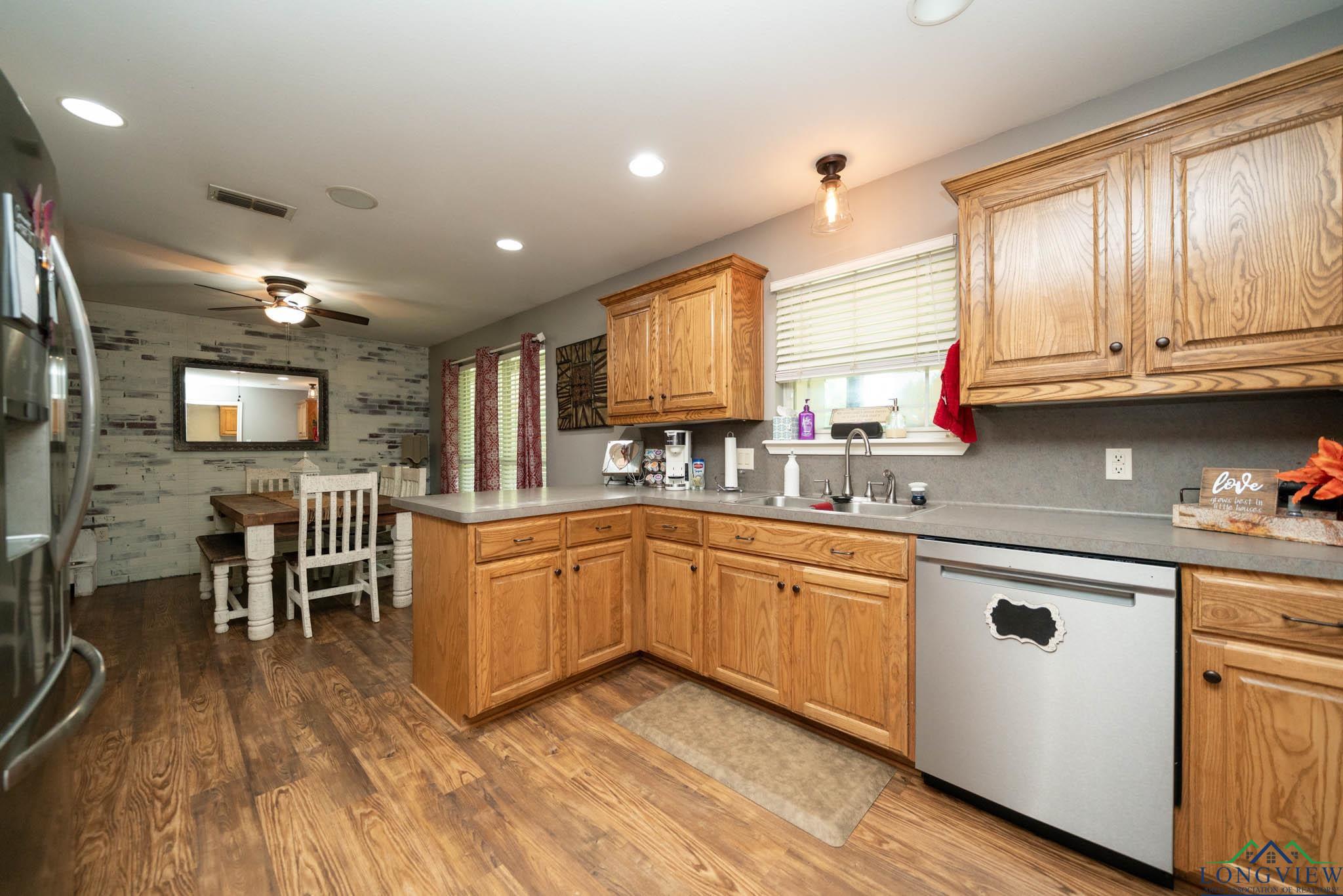 342 W Doctors Rd, Longview, Texas image 14